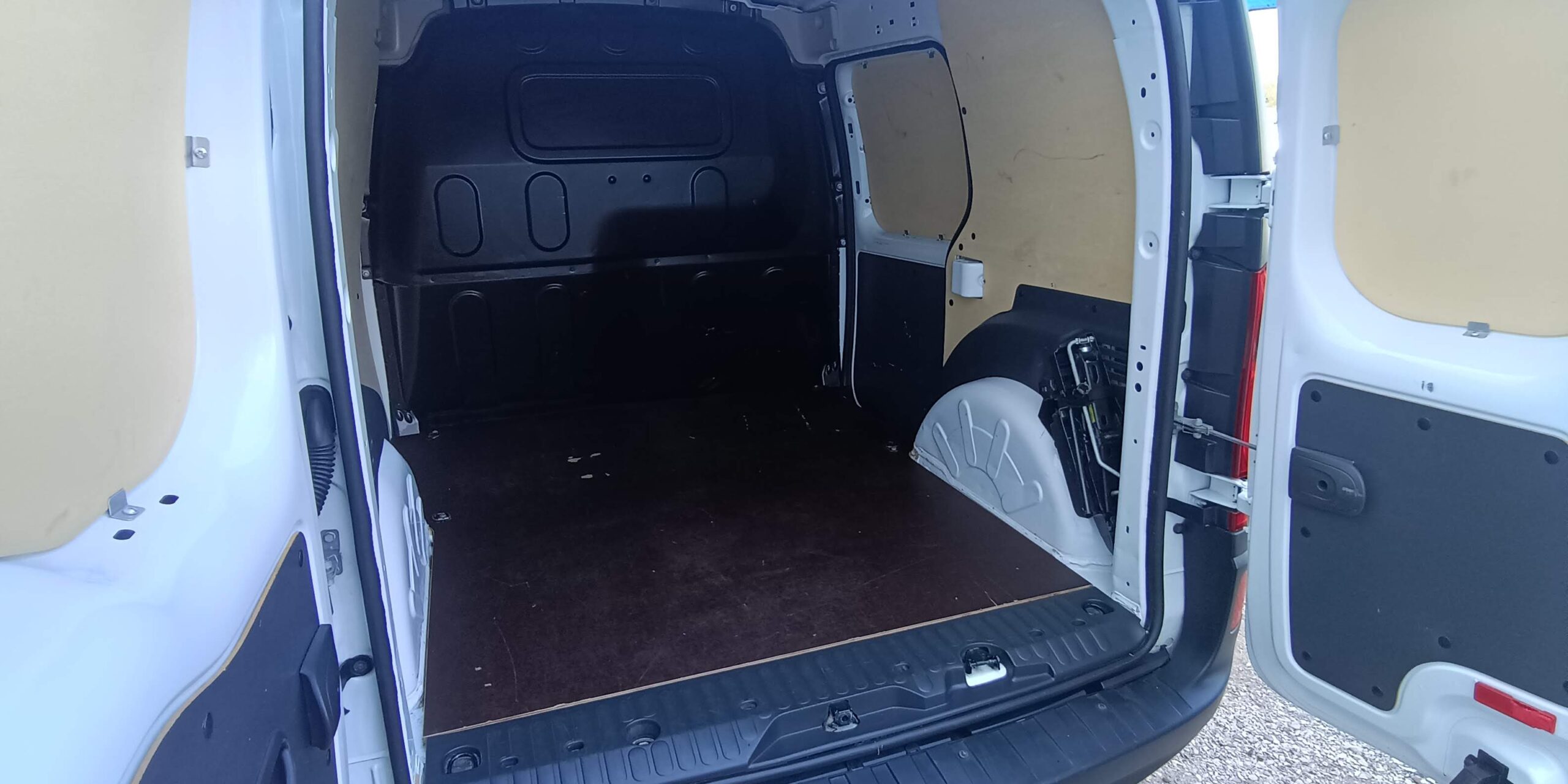 
								Mercedes-Benz Citan CDI cheio									