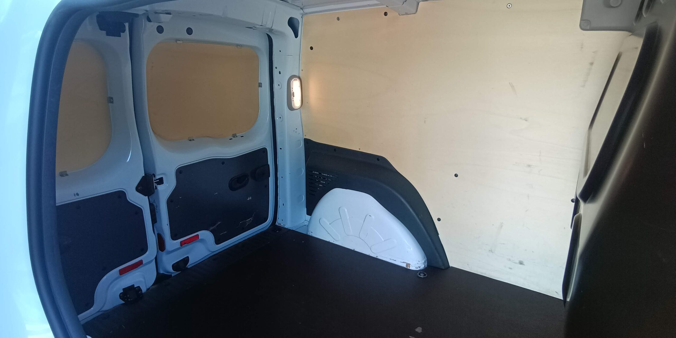
								Mercedes-Benz Citan CDI cheio									