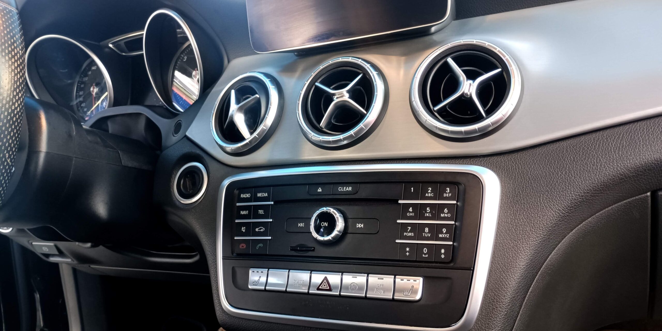 
								Mercedes-Benz CLA 200 AMG cheio									