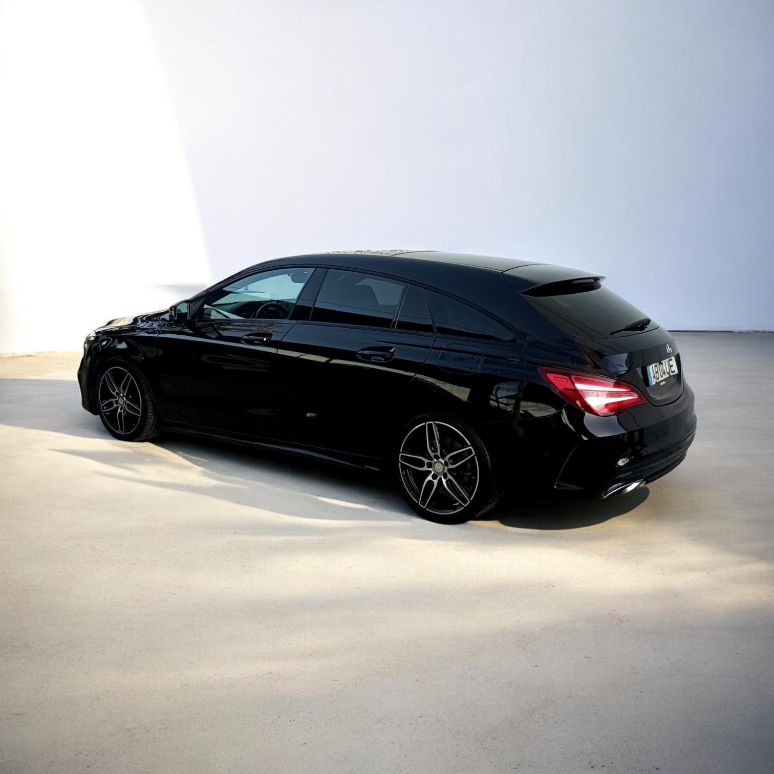 
								Mercedes-Benz CLA 200 AMG cheio									