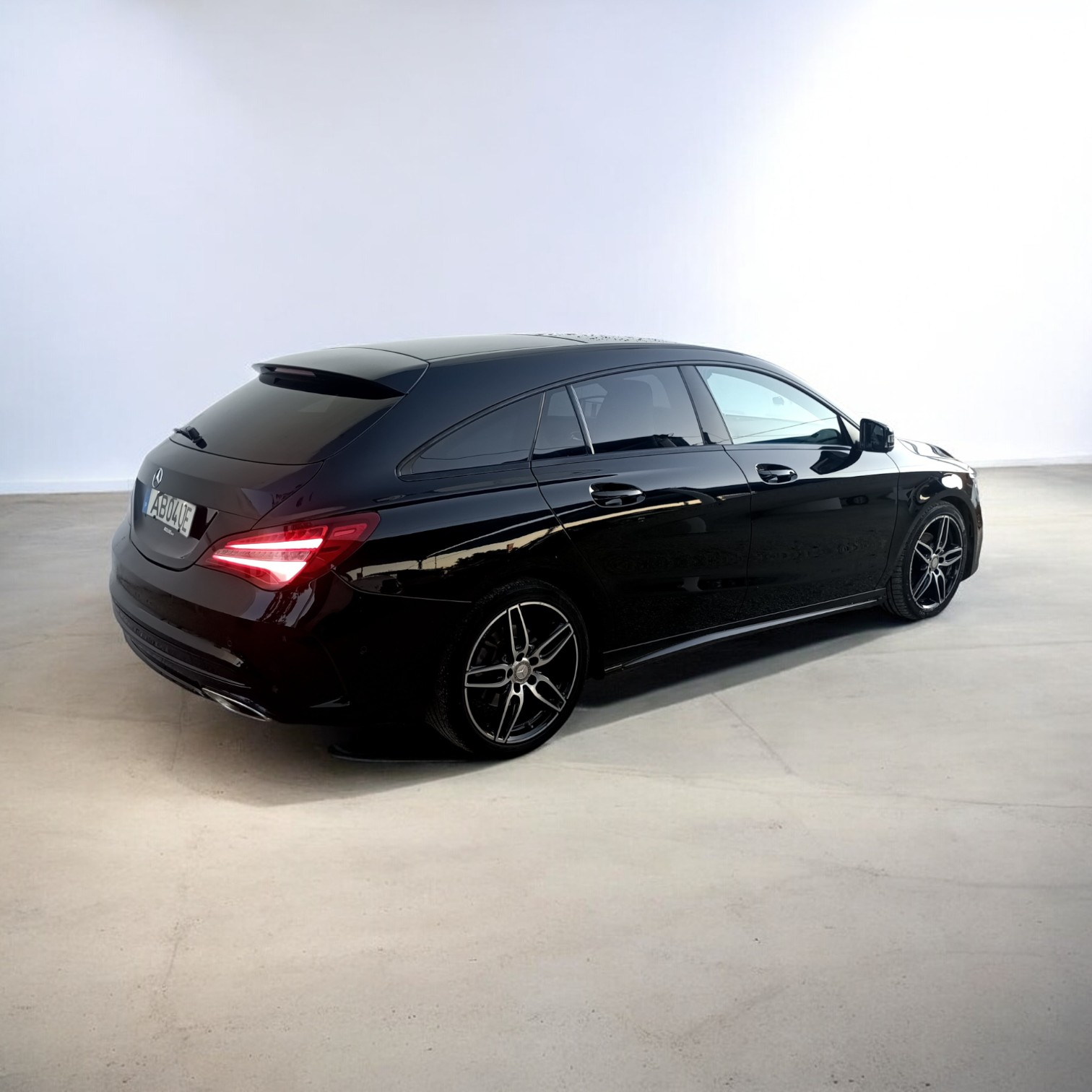 
								Mercedes-Benz CLA 200 AMG cheio									