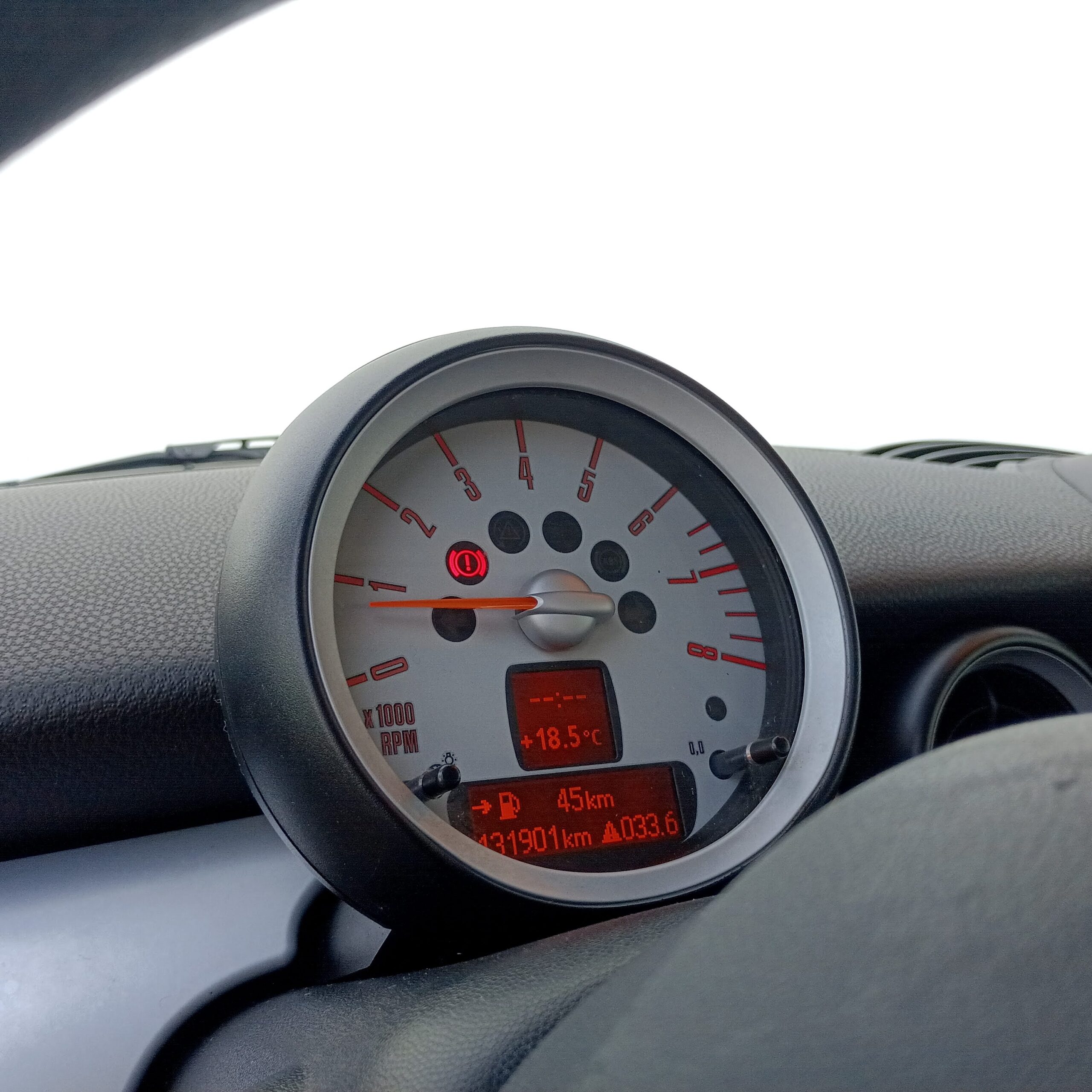 
								MINI One Cooper 2009 cheio									