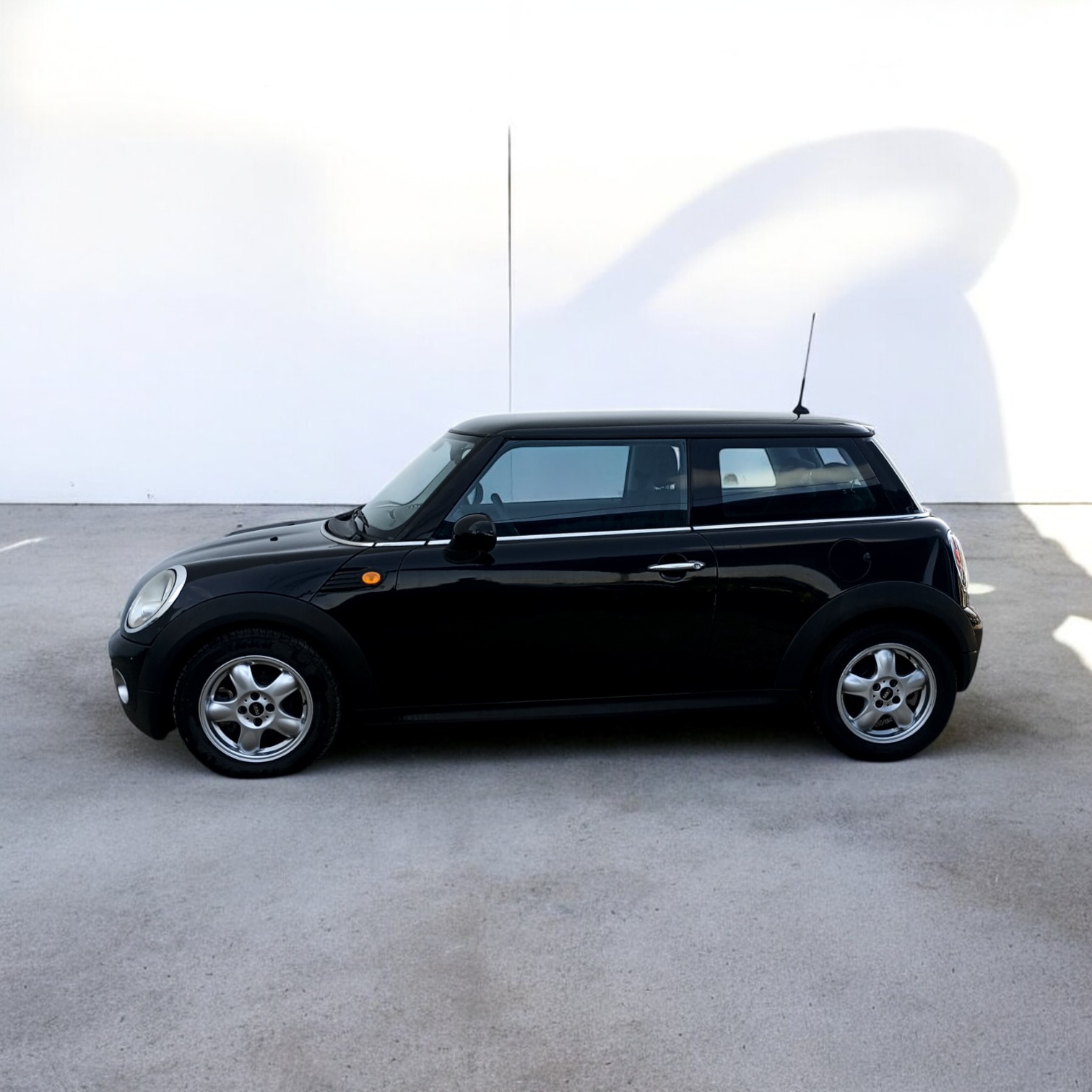 
								MINI One Cooper 2009 cheio									
