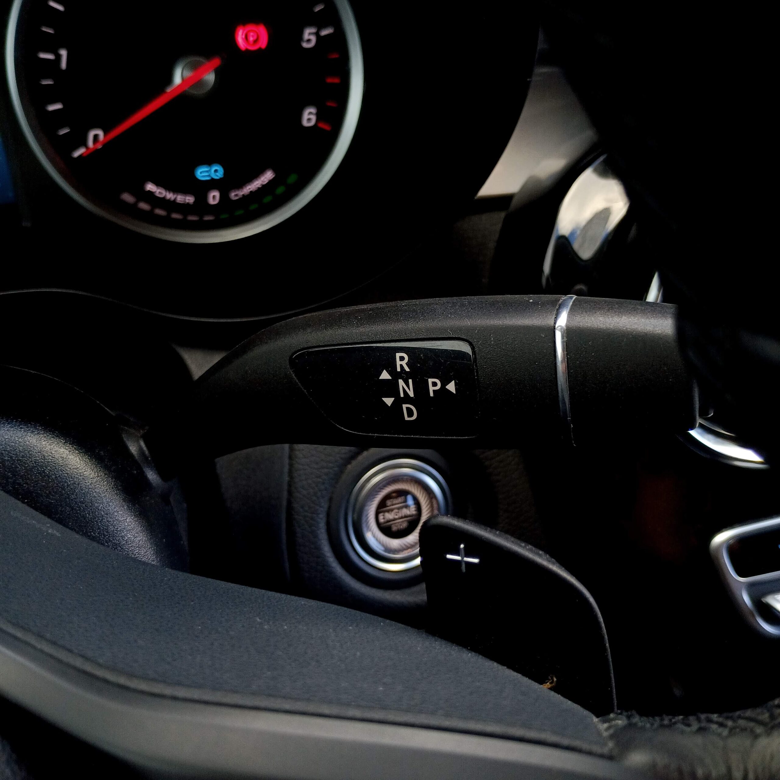 
								Mercedes-Benz C300de Avantgarde 2021 cheio									