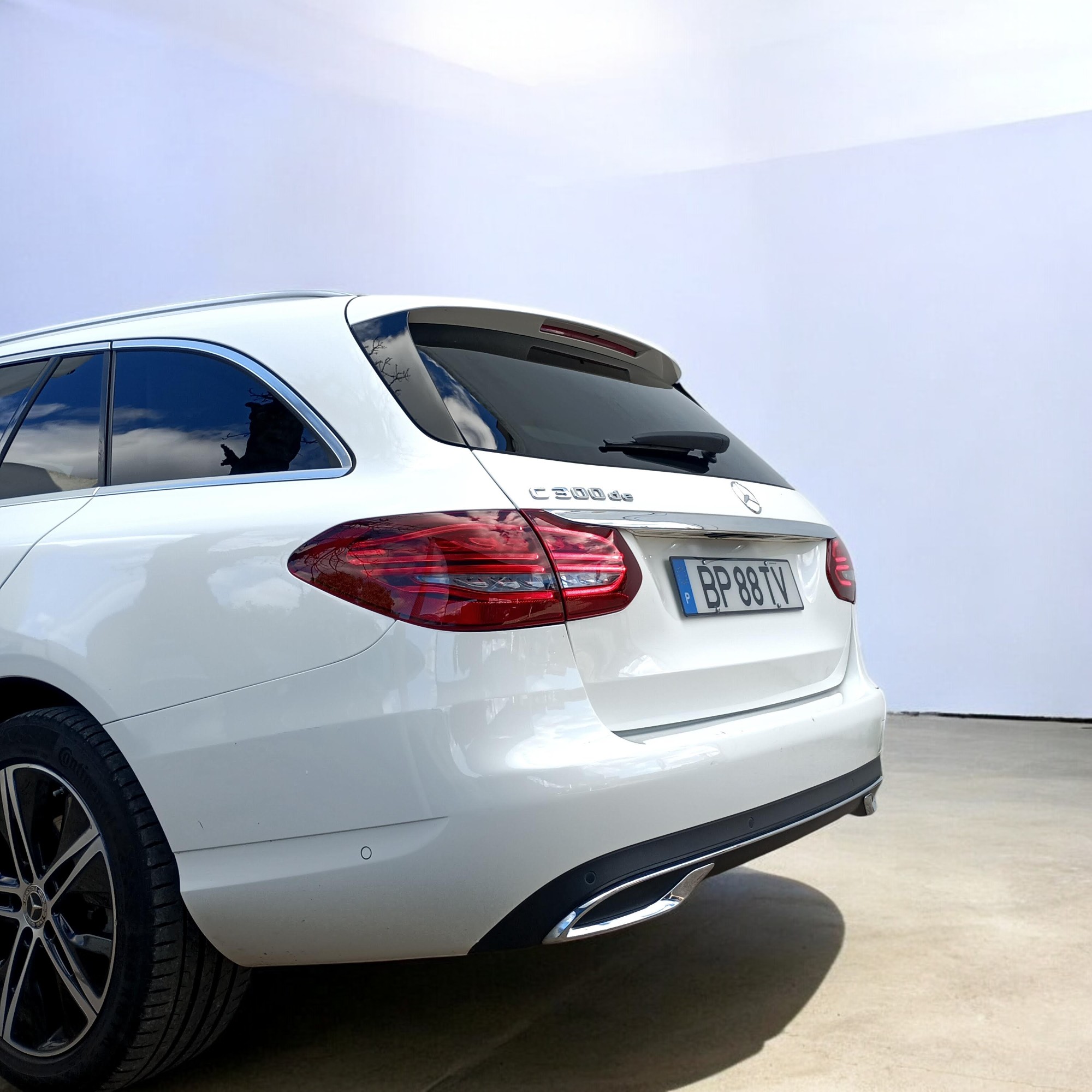 
								Mercedes-Benz C300de Avantgarde 2021 cheio									