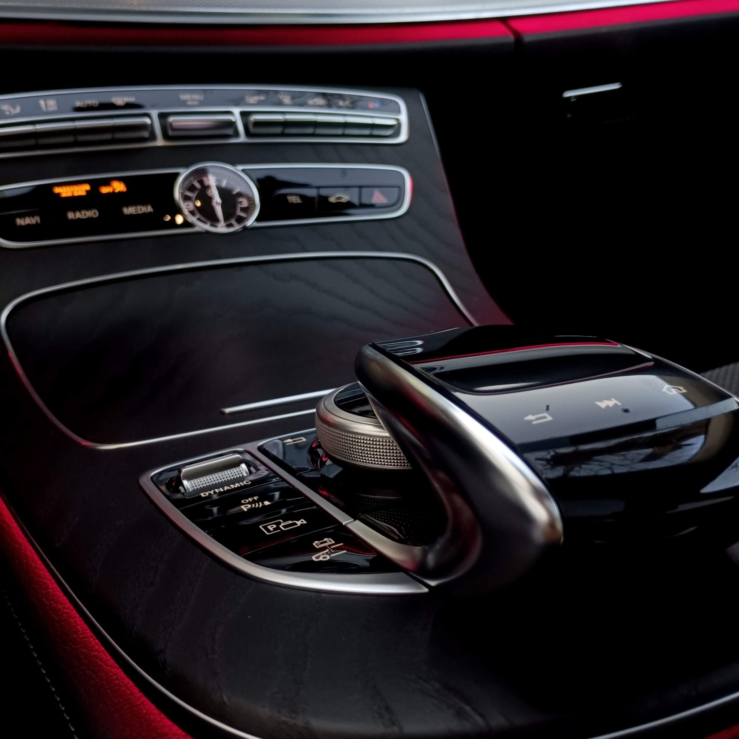 
								Mercedes-Benz E300de Business Solution 2019 Usado – Algarve cheio									