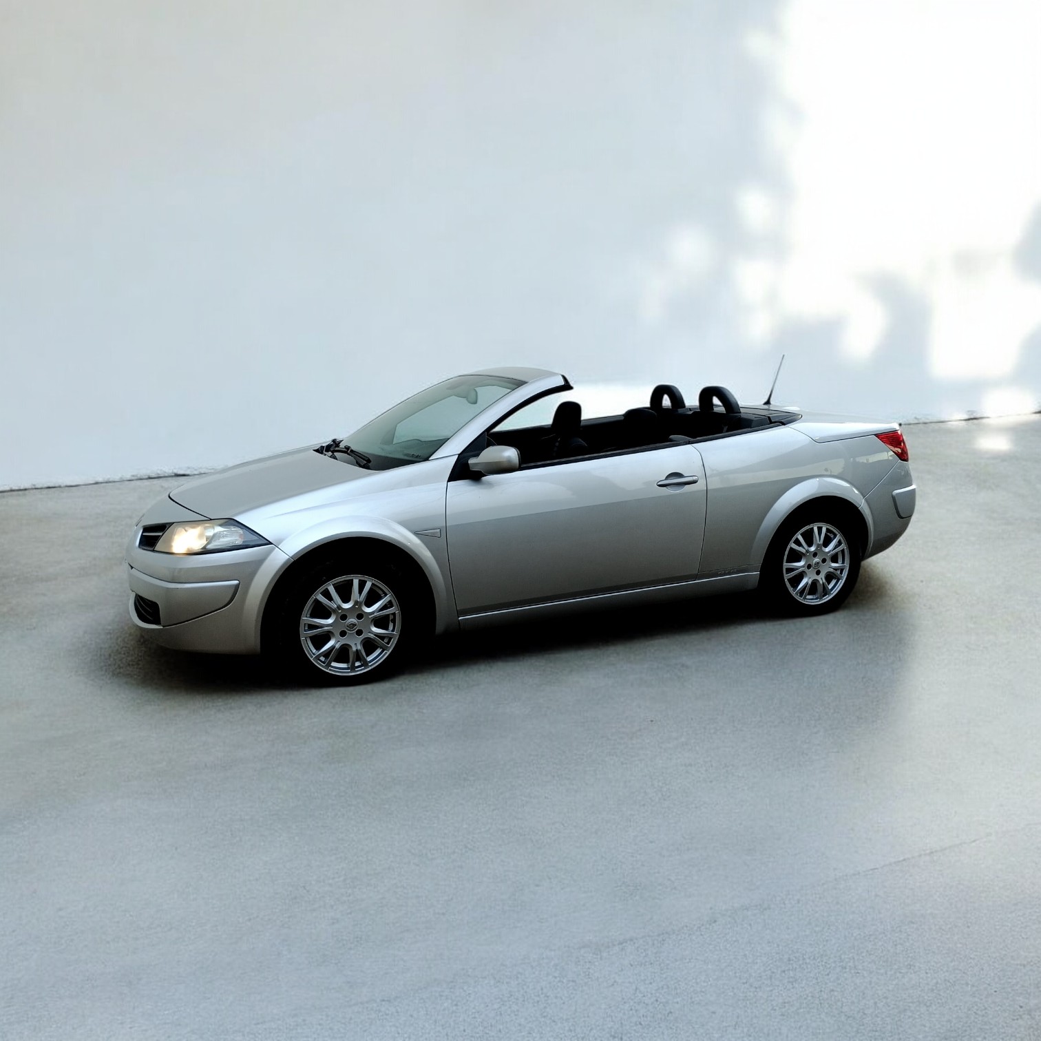 
								Renault Megane Cabrio DCi Karmann cheio									