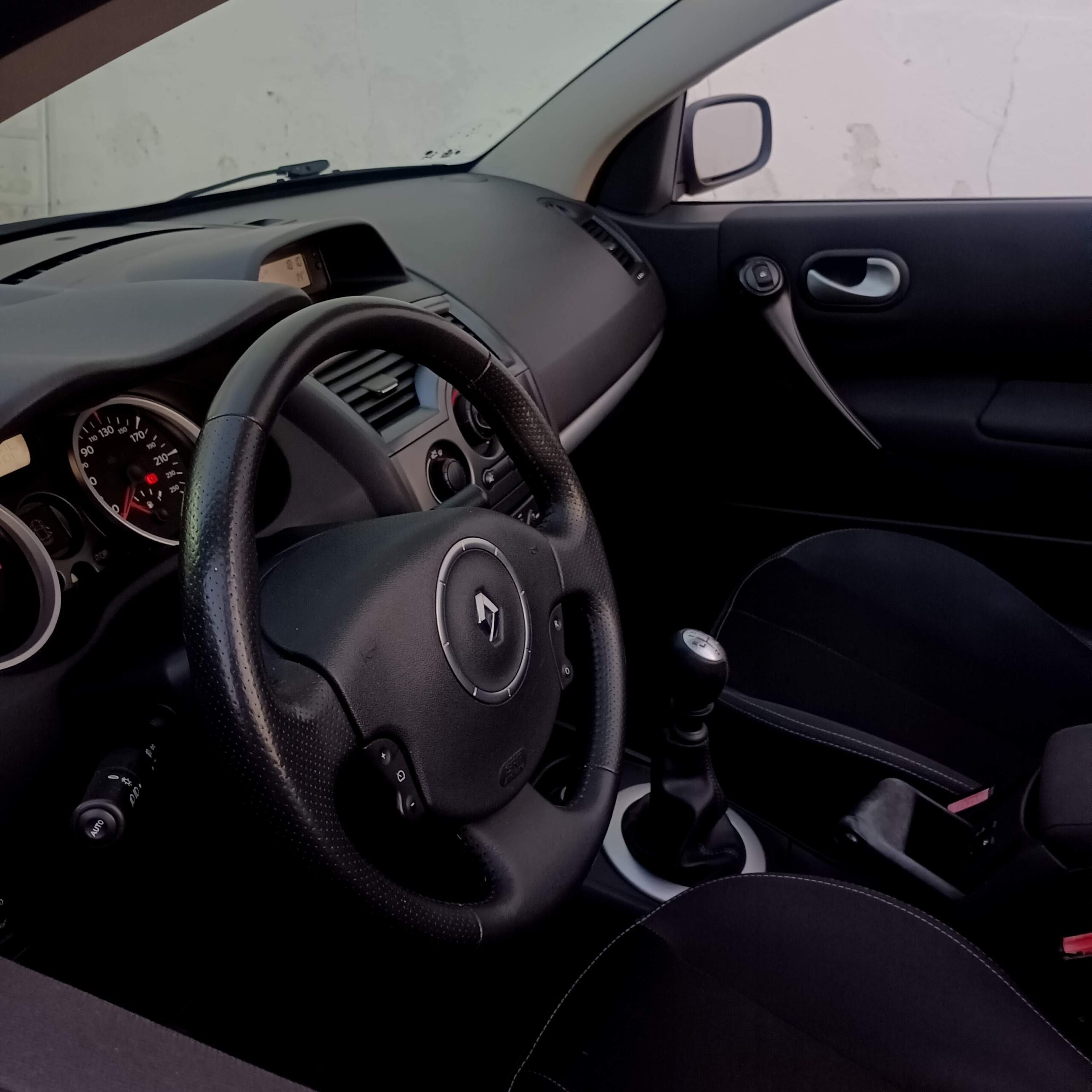 
								Renault Megane Cabrio DCi Karmann cheio									