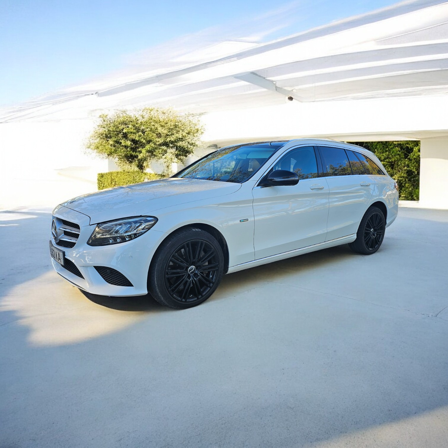 
								Mercedes-Benz C300de 2020 cheio									