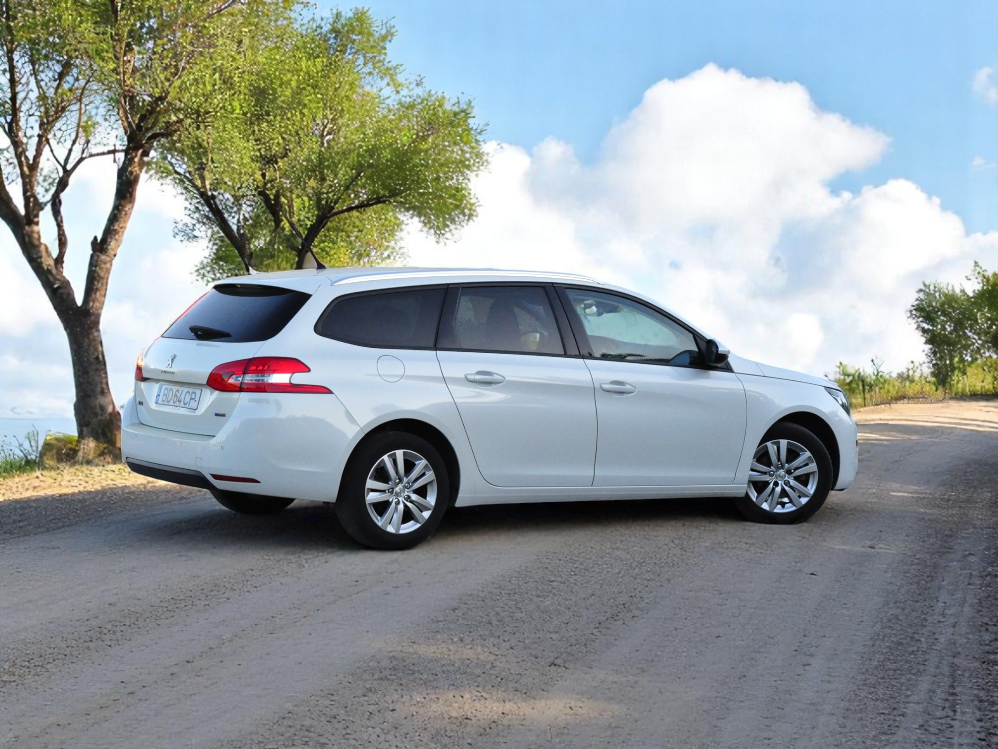 
								Peugeot 308 SW Usada – 119.000km – Gasolina – Ótimo Estado cheio									