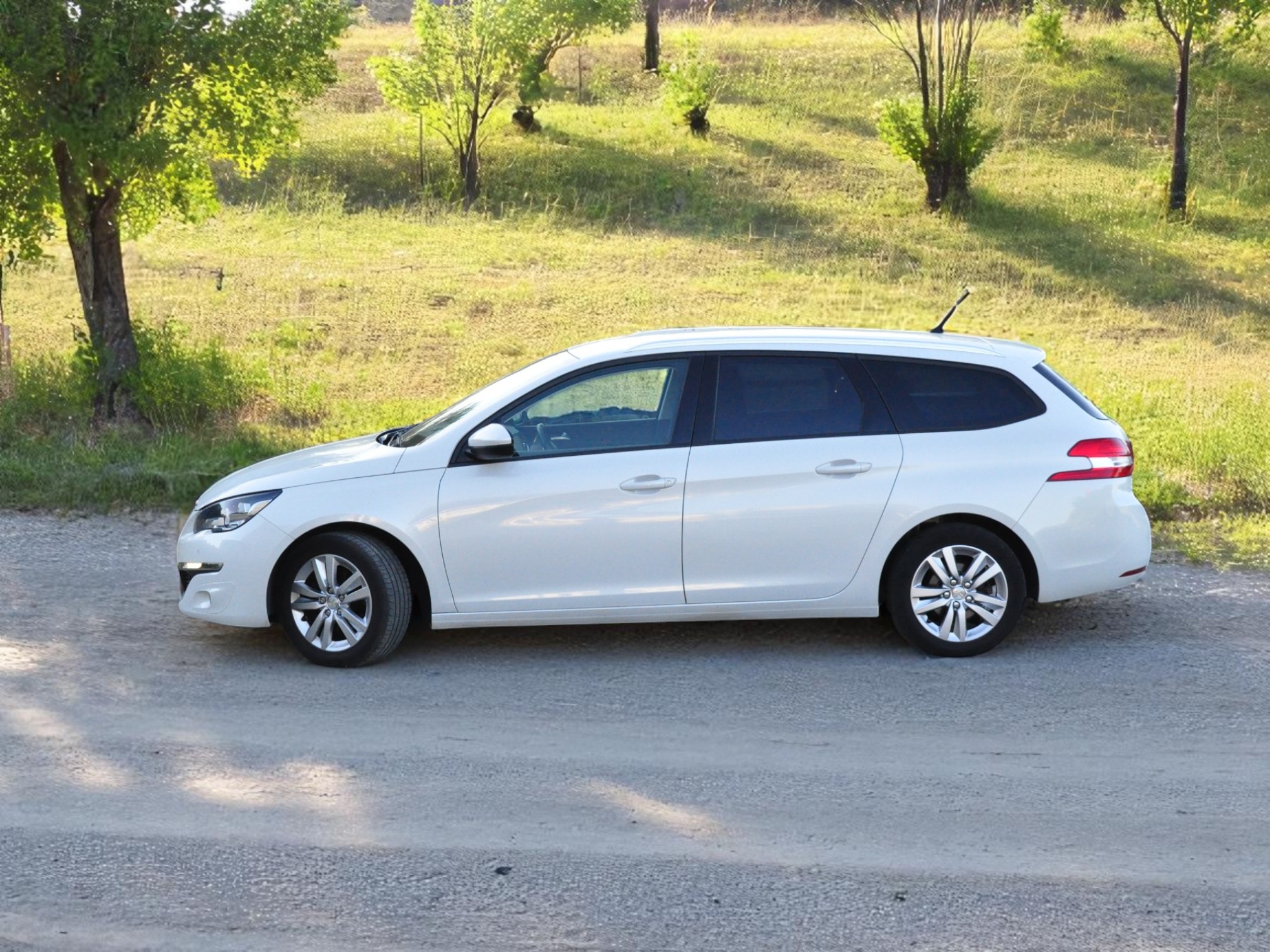 
								Peugeot 308 SW Usada – 119.000km – Gasolina – Ótimo Estado cheio									