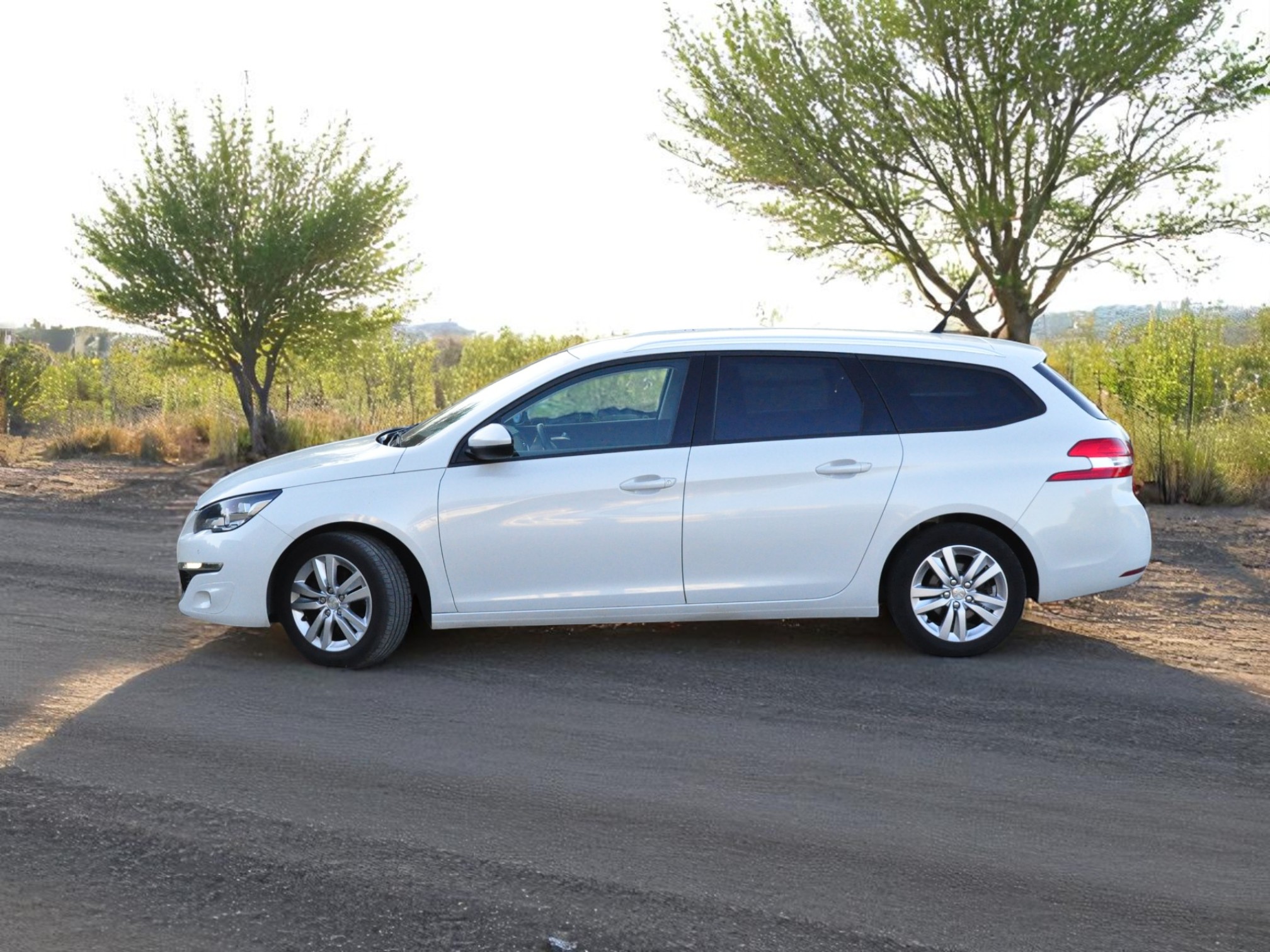 
								Peugeot 308 SW Usada – 119.000km – Gasolina – Ótimo Estado cheio									