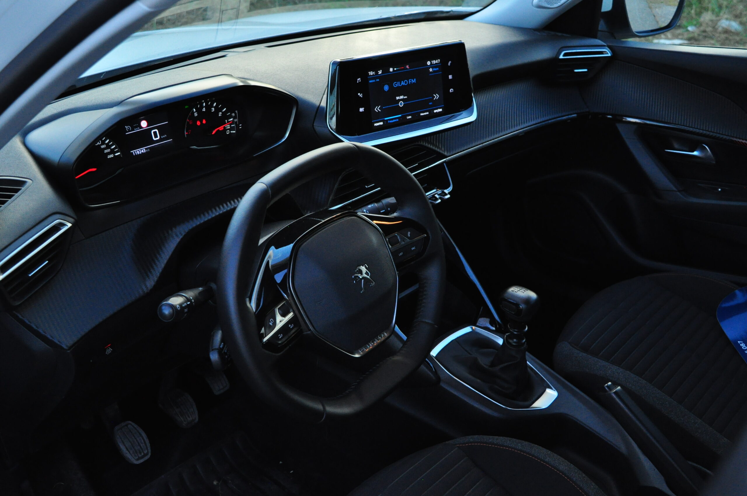 
								Peugeot 2008 BlueHDI 2020 – Usado – Gasóleo – Faro, Algarve cheio									