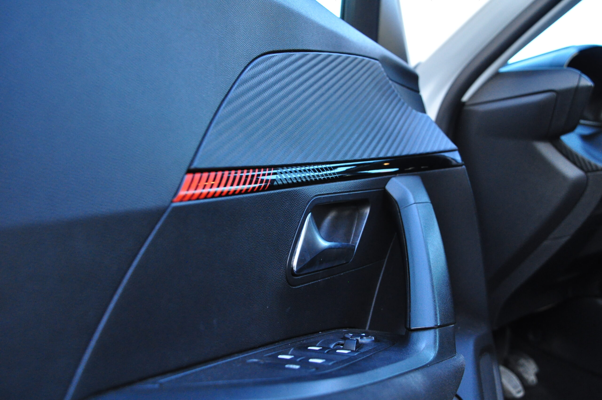 
								Peugeot 2008 BlueHDI 2020 – Usado – Gasóleo – Faro, Algarve cheio									