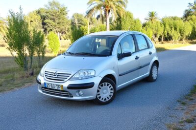 Citroën C3 gasolina – Usado com garantia – 2002 – Faro