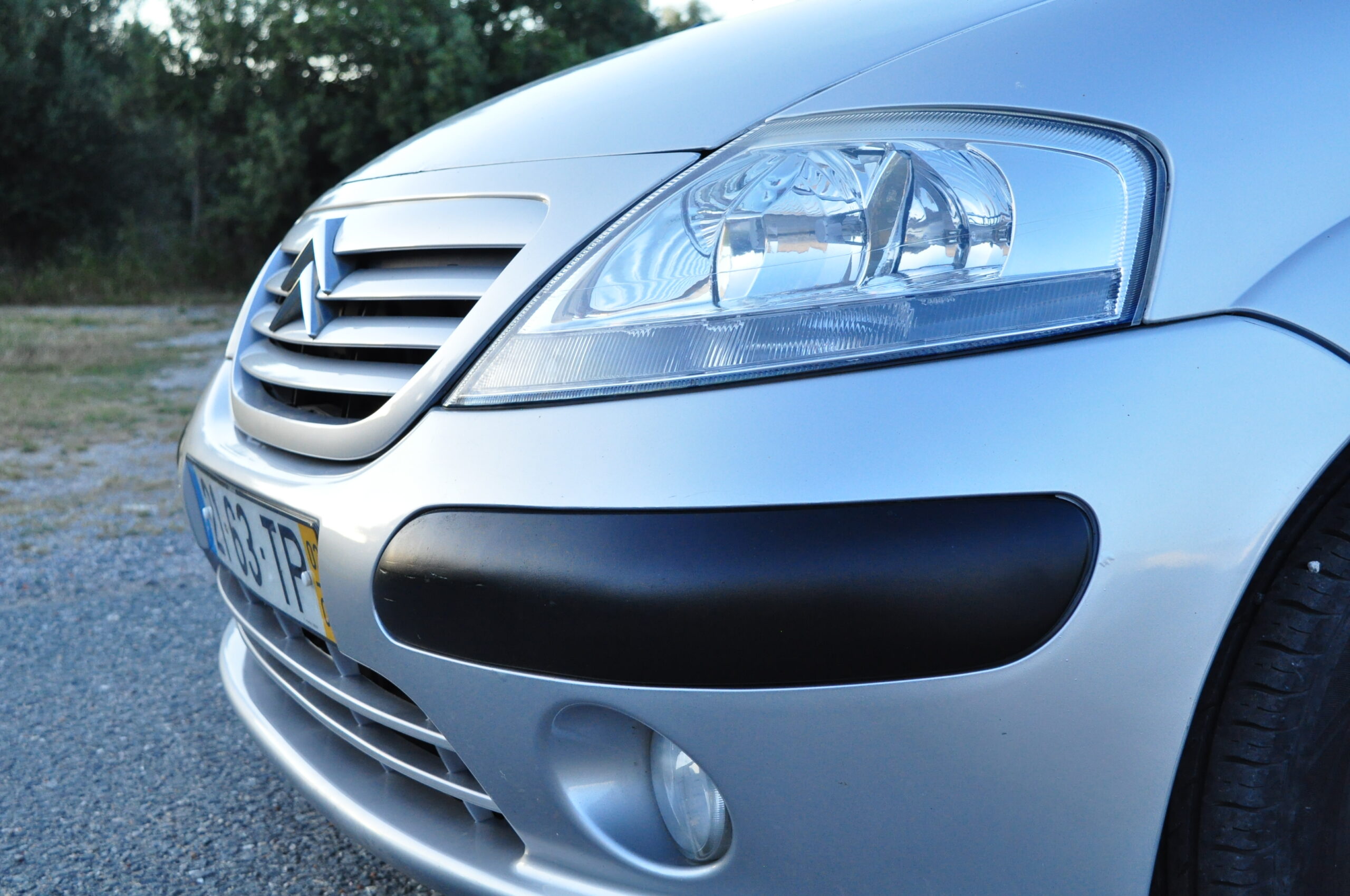 
								Citroën C3 gasolina – Usado com garantia – 2002 – Faro cheio									