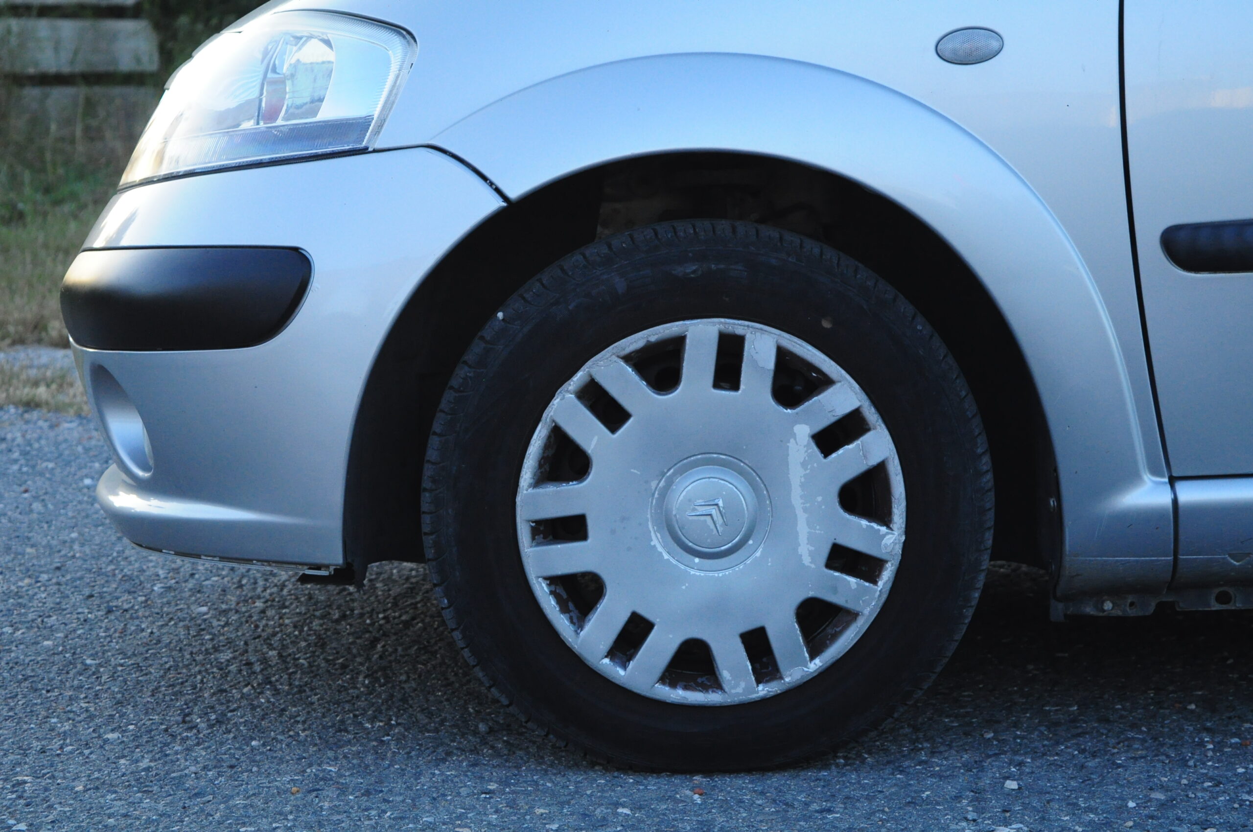 
								Citroën C3 gasolina – Usado com garantia – 2002 – Faro cheio									