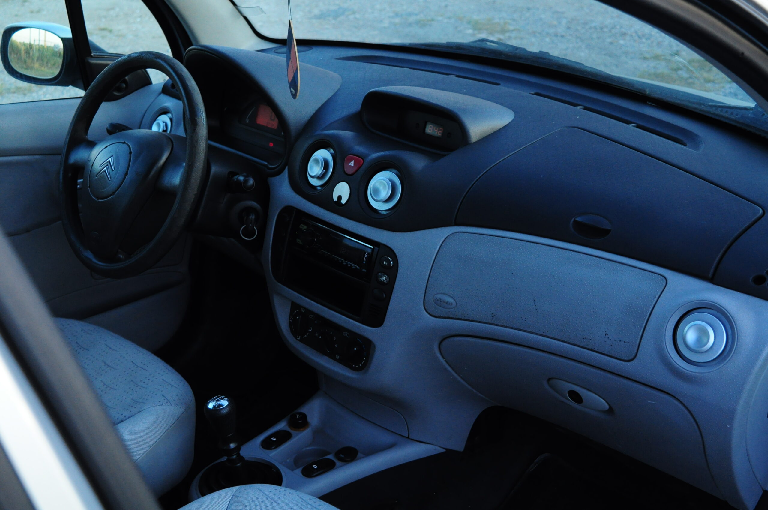 
								Citroën C3 gasolina – Usado com garantia – 2002 – Faro cheio									