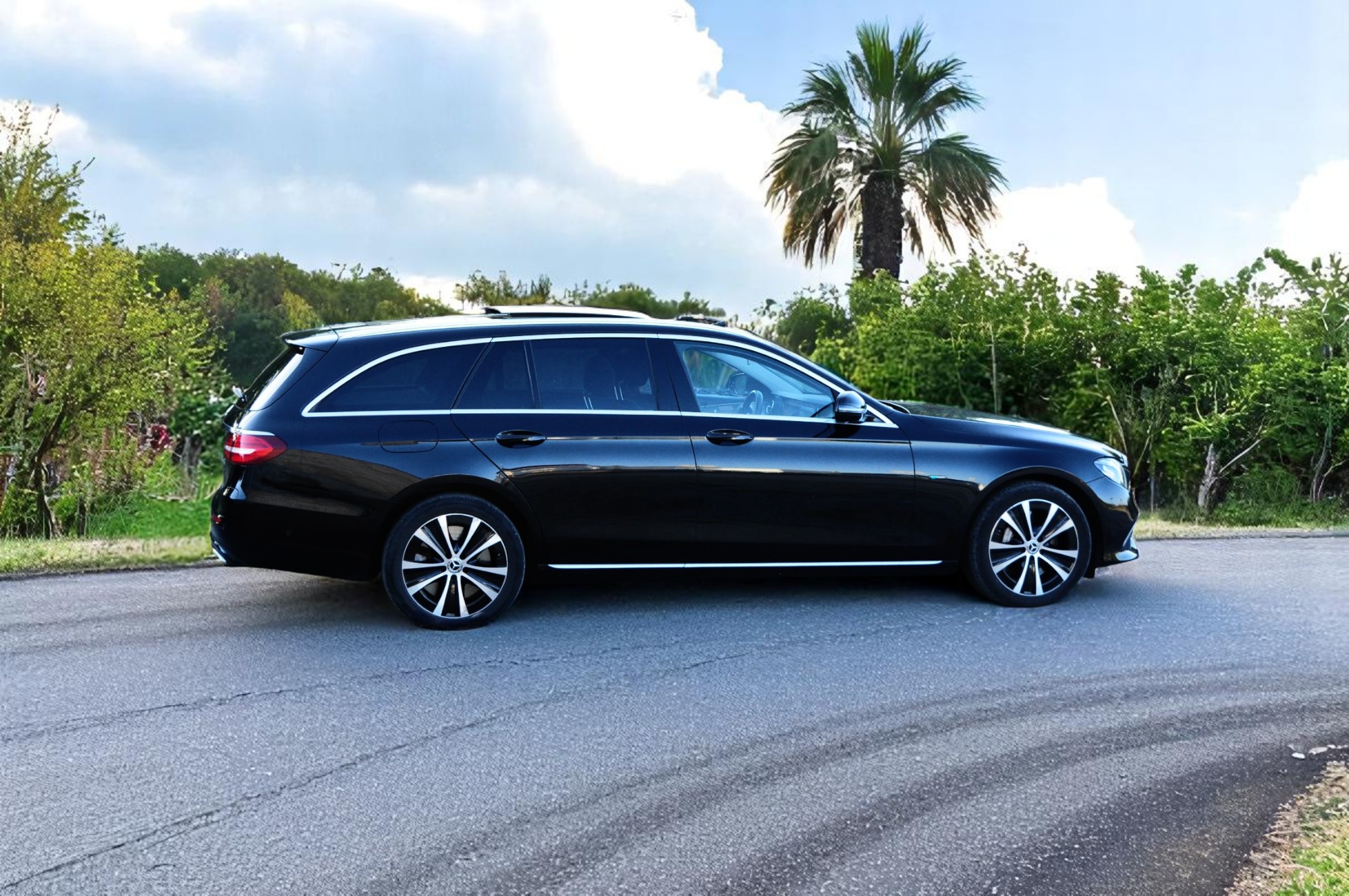 
								Mercedes-Benz E300de 2019 Usado com garantia – Algarve cheio									