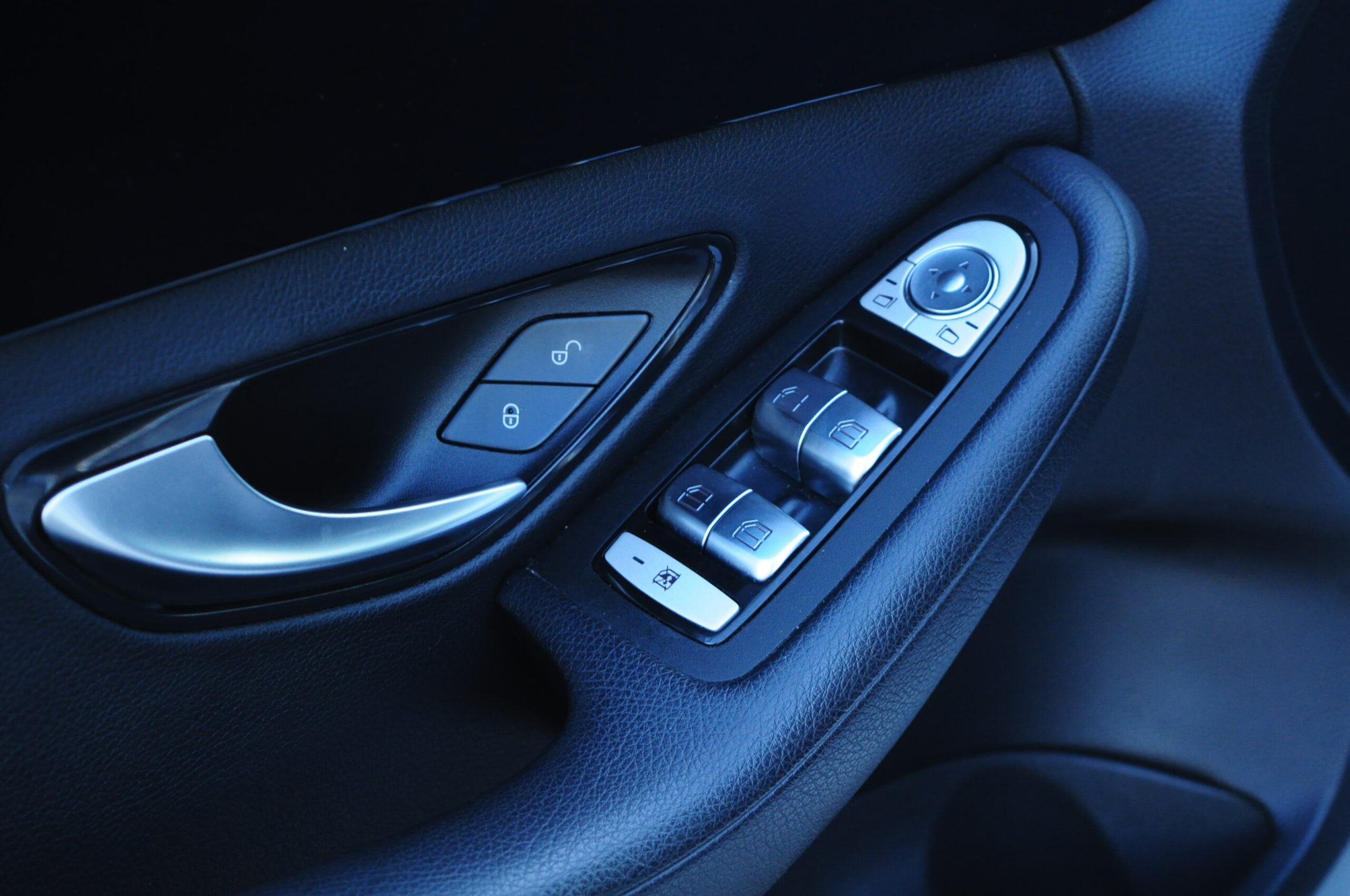 
								Mercedes-Benz C300de Avantgarde 2021 – Carro Usado Algarve cheio									