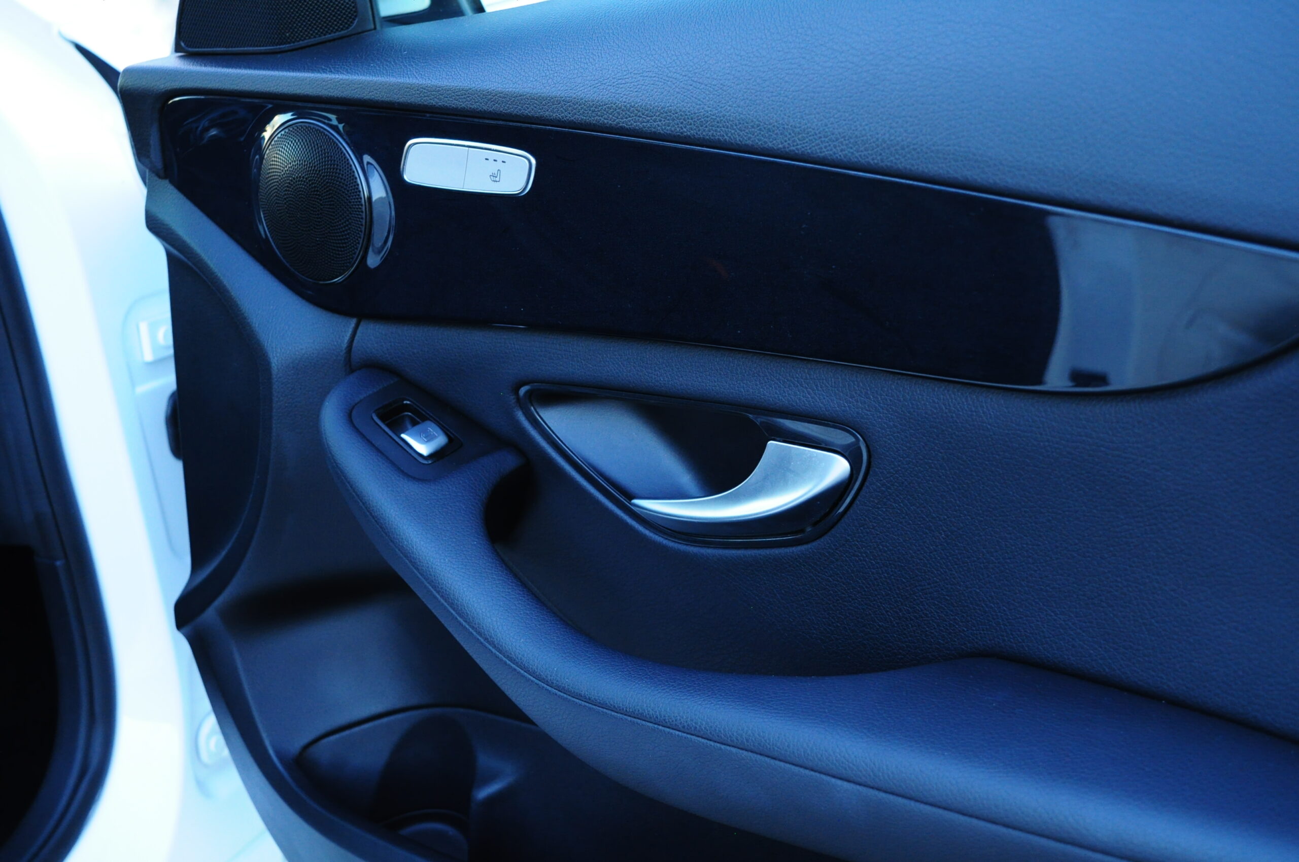 
								Mercedes-Benz C300de Avantgarde 2021 – Carro Usado Algarve cheio									