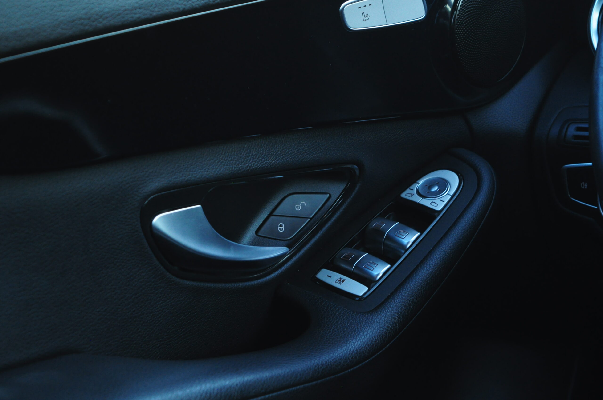
								Mercedes-Benz C300de Avantgarde 2021 – Carro Usado Algarve cheio									