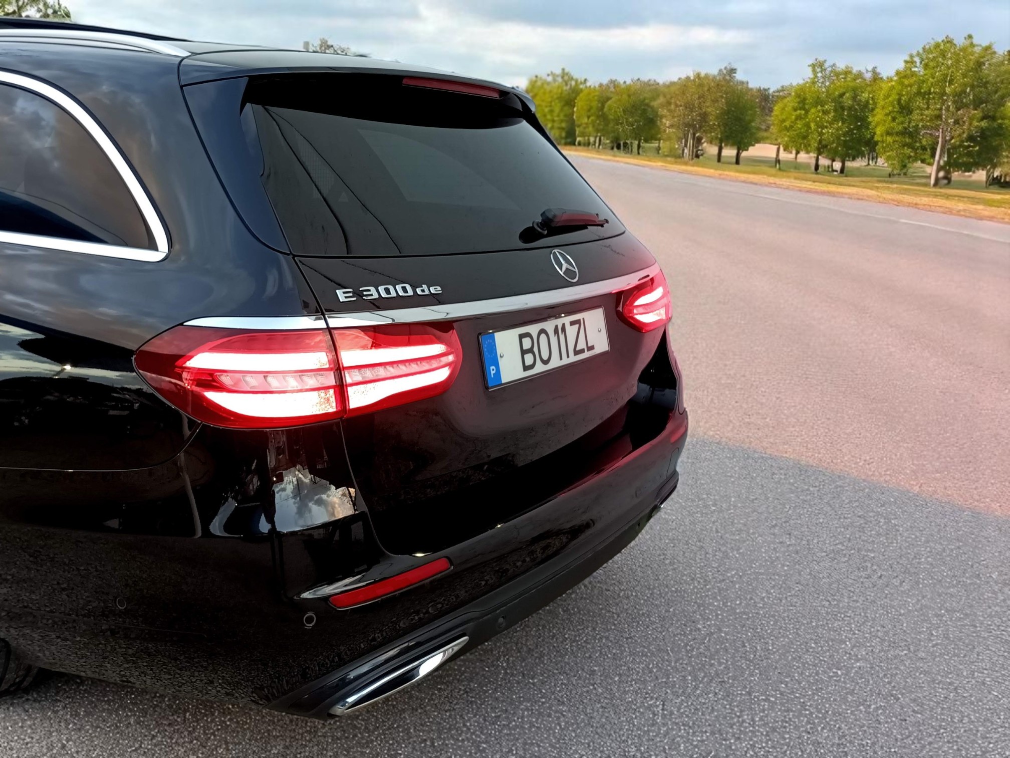 
								Mercedes-Benz E300de Business Solution 2019 Usado – Algarve cheio									