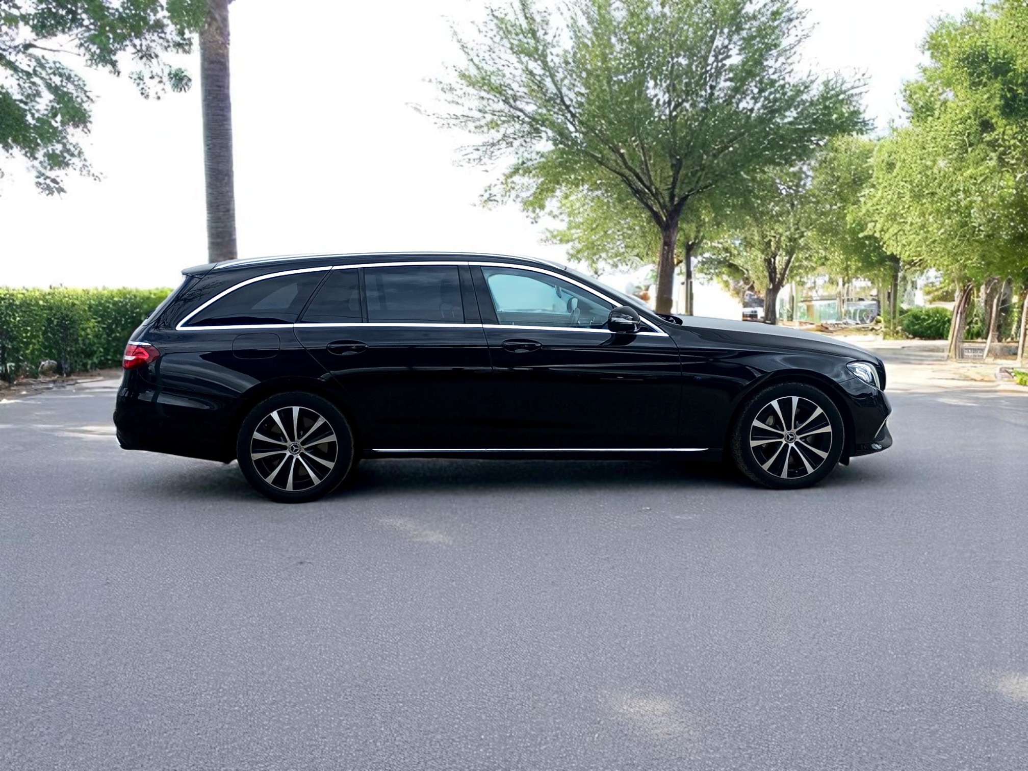 
								Mercedes-Benz E300de Business Solution 2019 Usado – Algarve cheio									