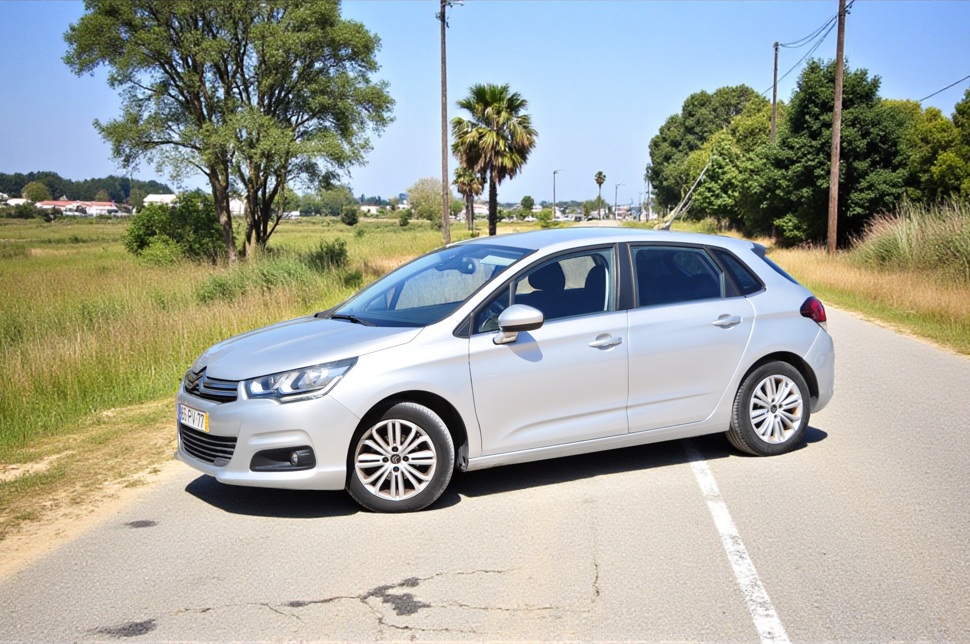 
								Citroen C4 BlueHDI Usado com Garantia Algarve cheio									