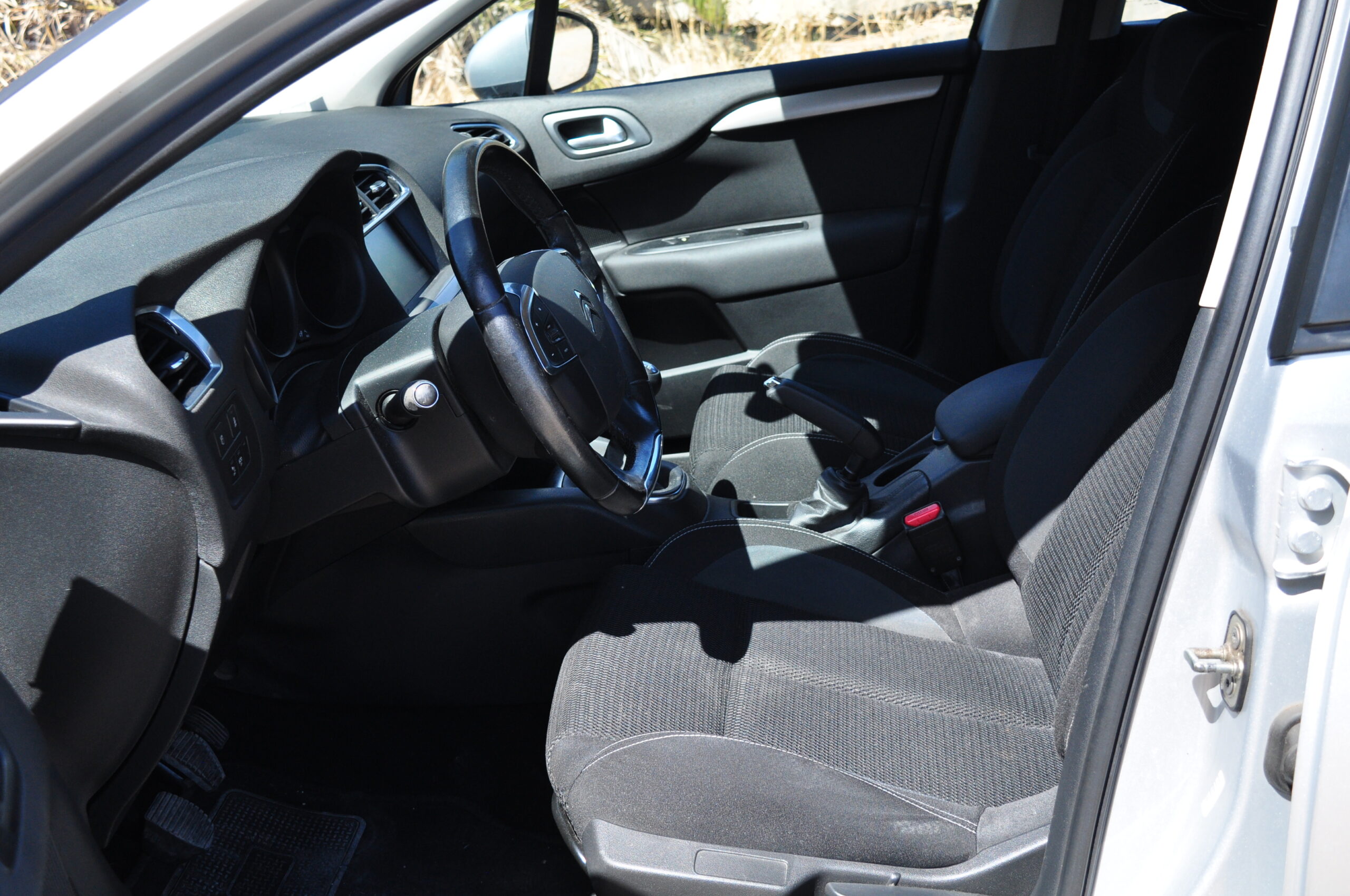 
								Citroen C4 BlueHDI Usado com Garantia Algarve cheio									