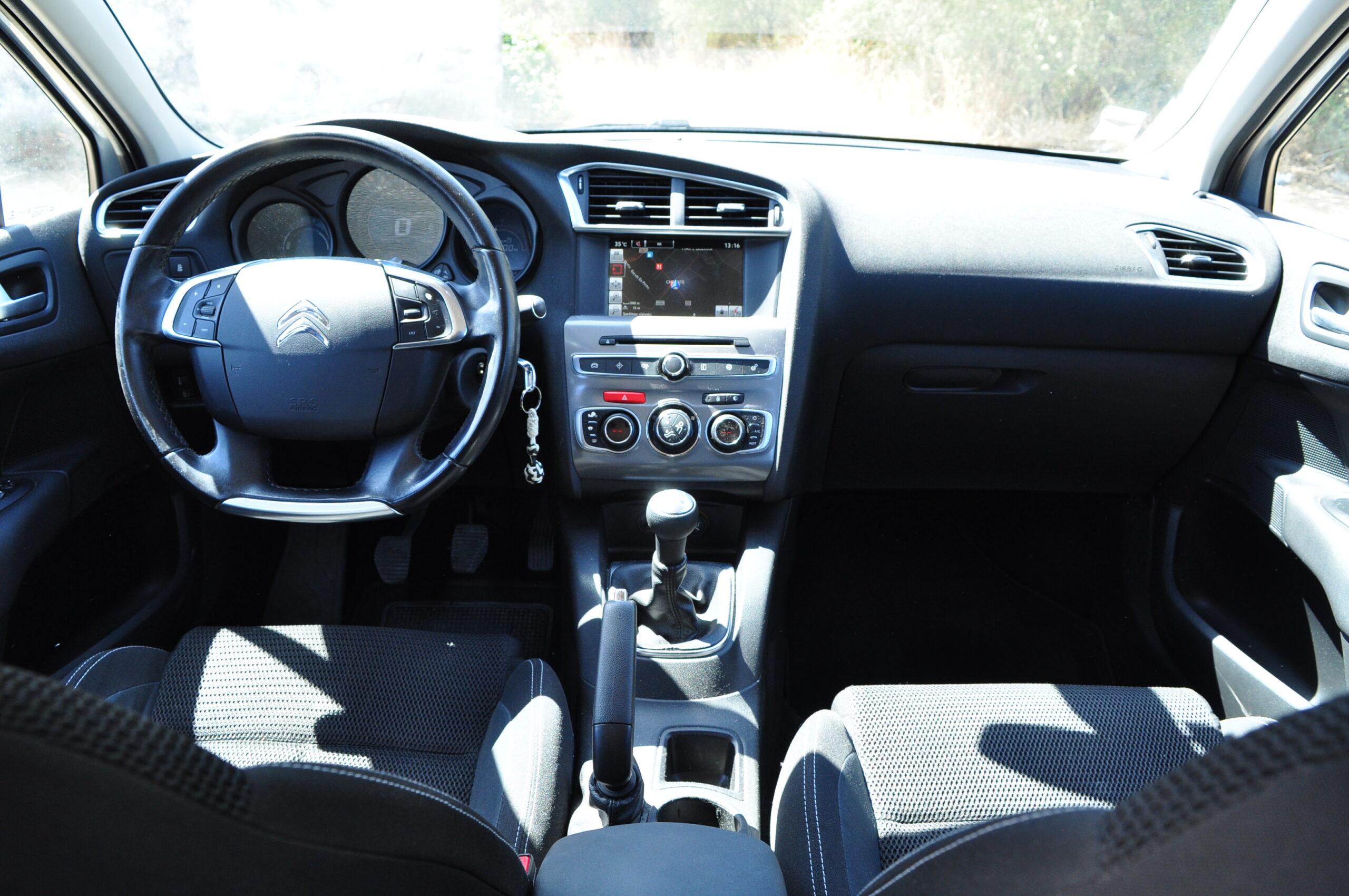 
								Citroen C4 BlueHDI Usado com Garantia Algarve cheio									