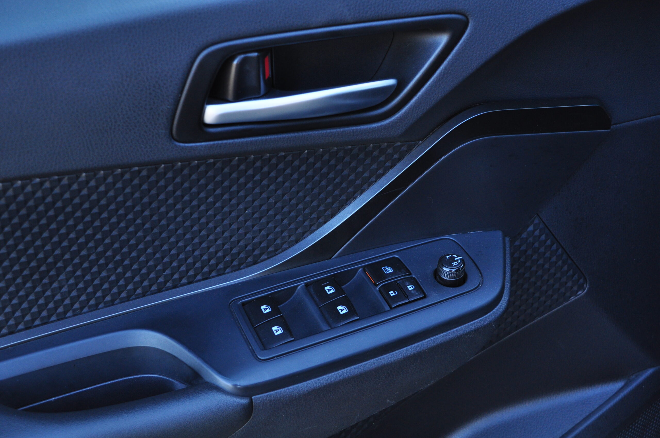 
								Toyota C-HR 1.8 Hybrid Usado com Garantia – Faro Algarve cheio									