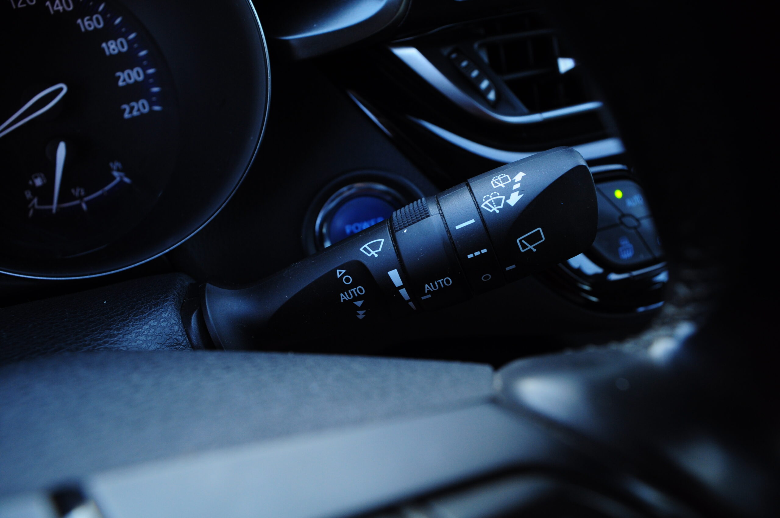 
								Toyota C-HR 1.8 Hybrid Usado com Garantia – Faro Algarve cheio									