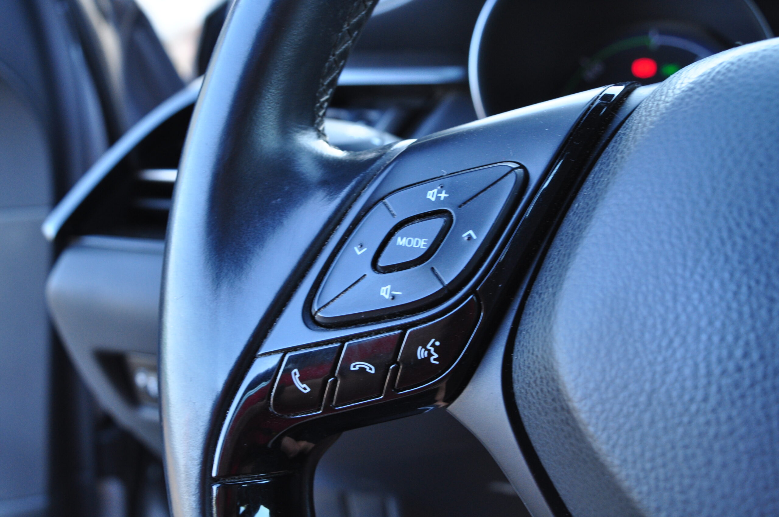 
								Toyota C-HR 1.8 Hybrid Usado com Garantia – Faro Algarve cheio									