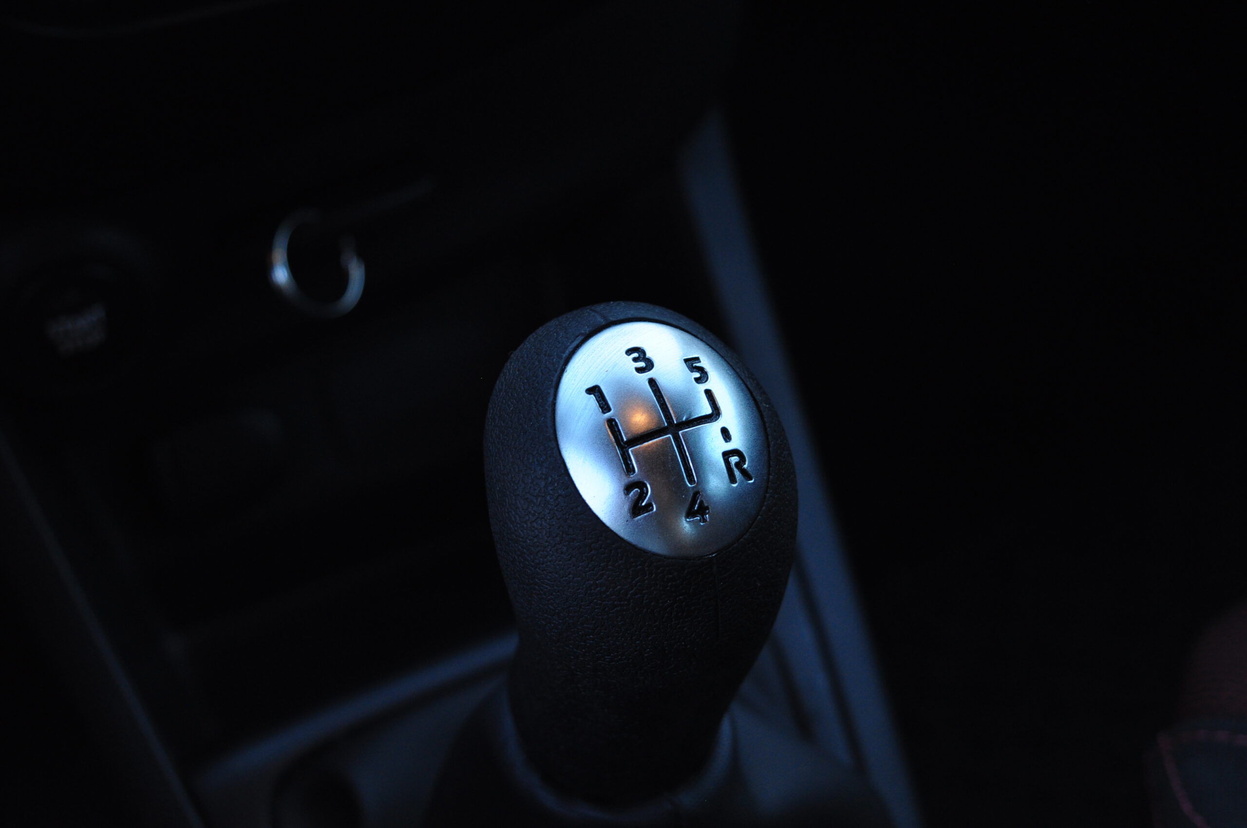 
								RENAULT CLIO IV 1.2 16V Gasolina com garantia cheio									