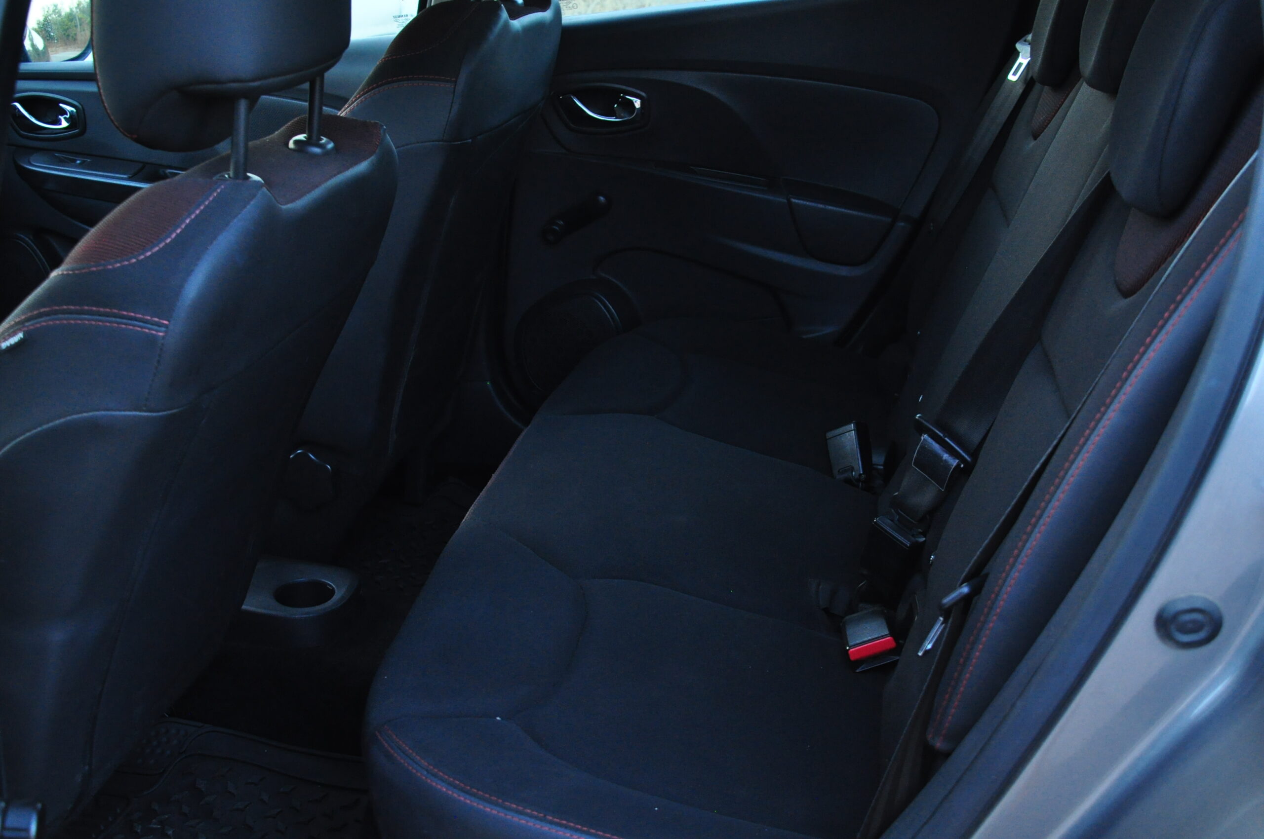 
								RENAULT CLIO IV 1.2 16V Gasolina com garantia cheio									