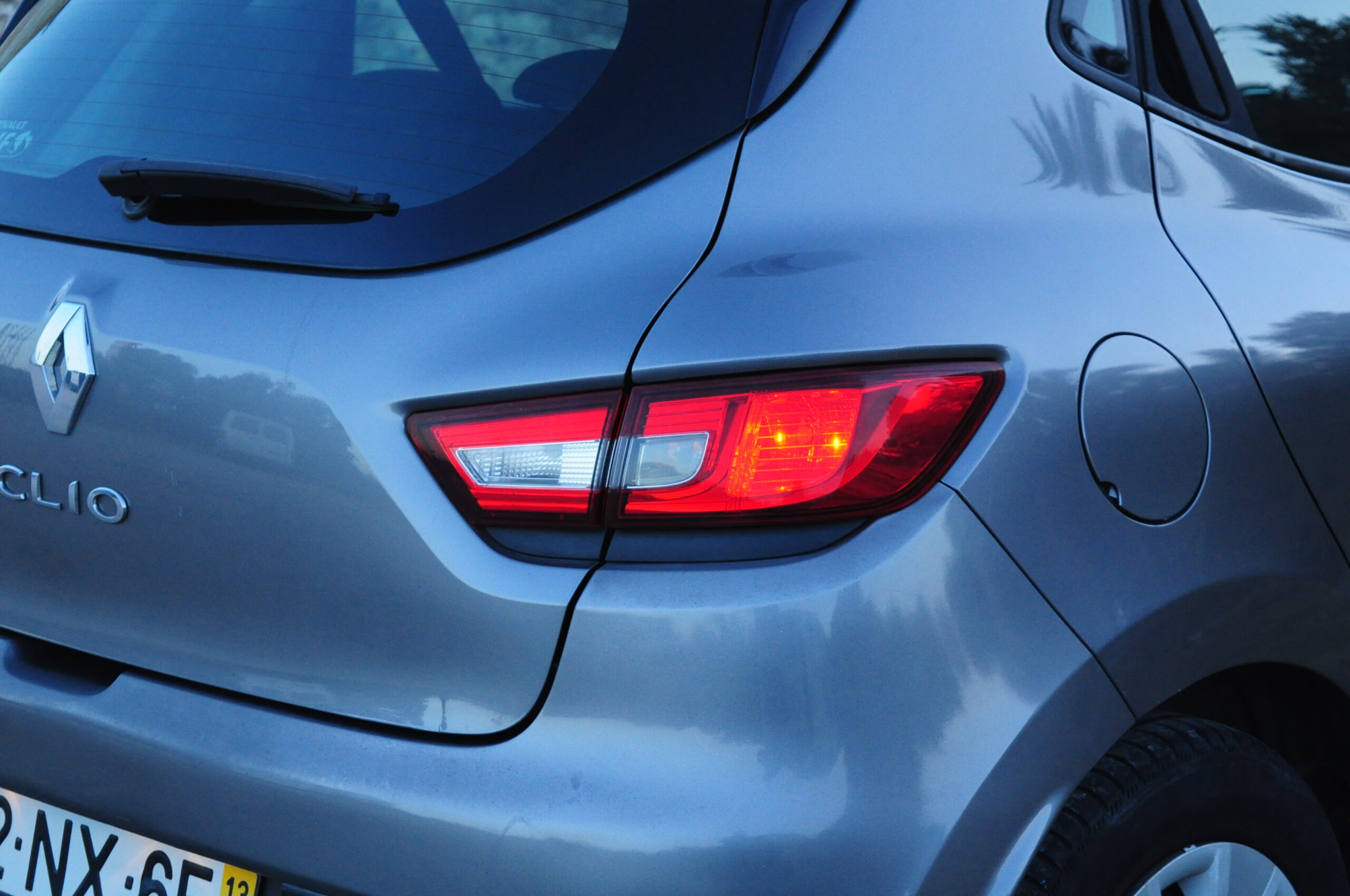 
								RENAULT CLIO IV 1.2 16V Gasolina com garantia cheio									