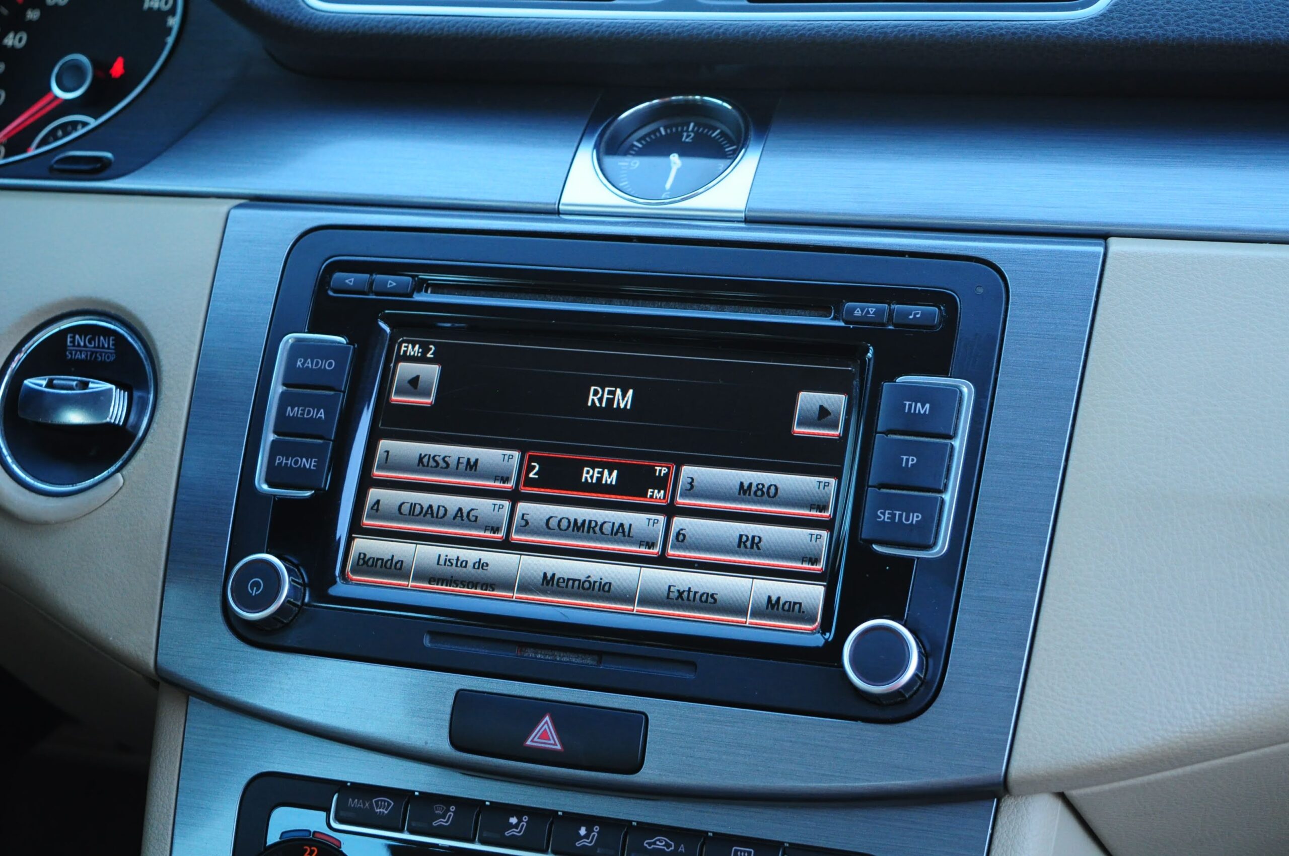 
								VOLKSWAGEN PASSAT B7 VARIANT 1.6 TDI Usado com Garantia cheio									