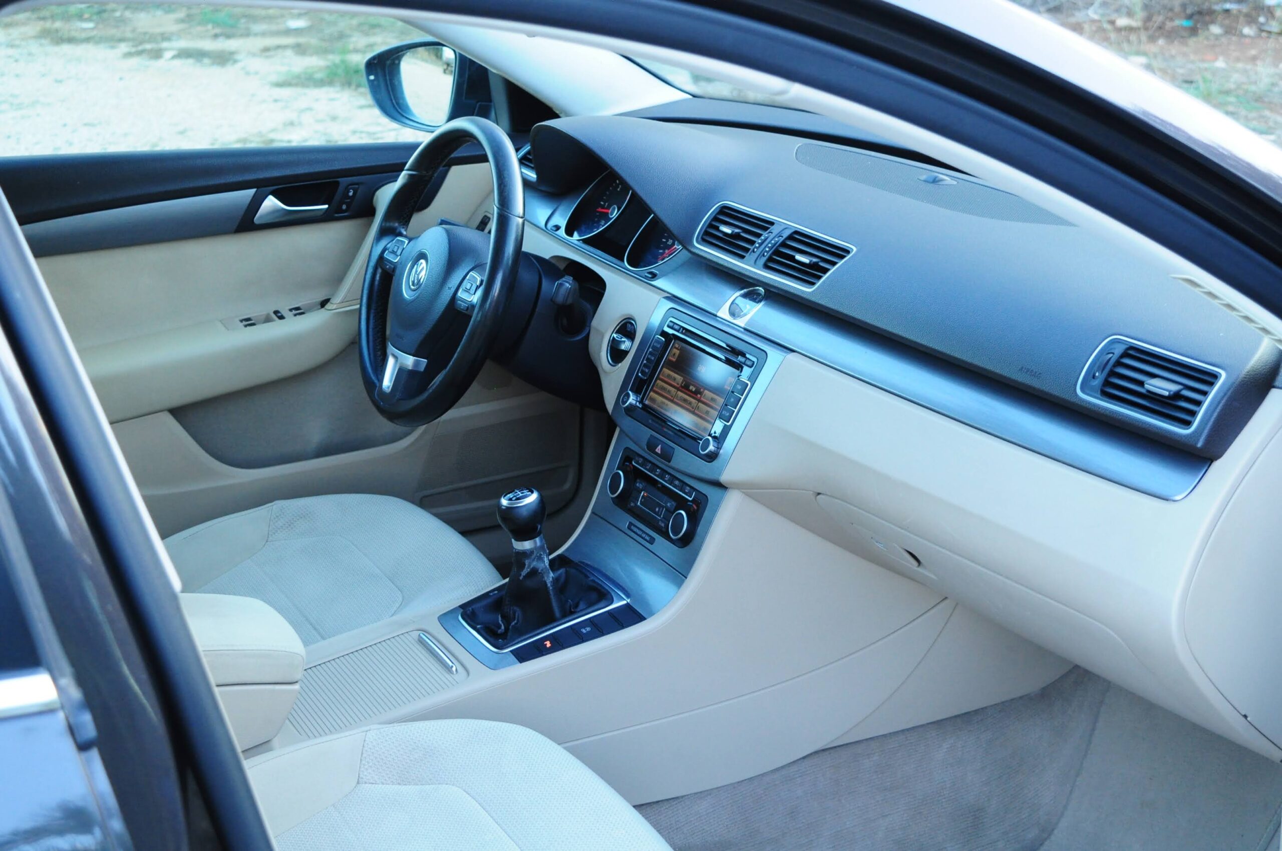 
								VOLKSWAGEN PASSAT B7 VARIANT 1.6 TDI Usado com Garantia cheio									