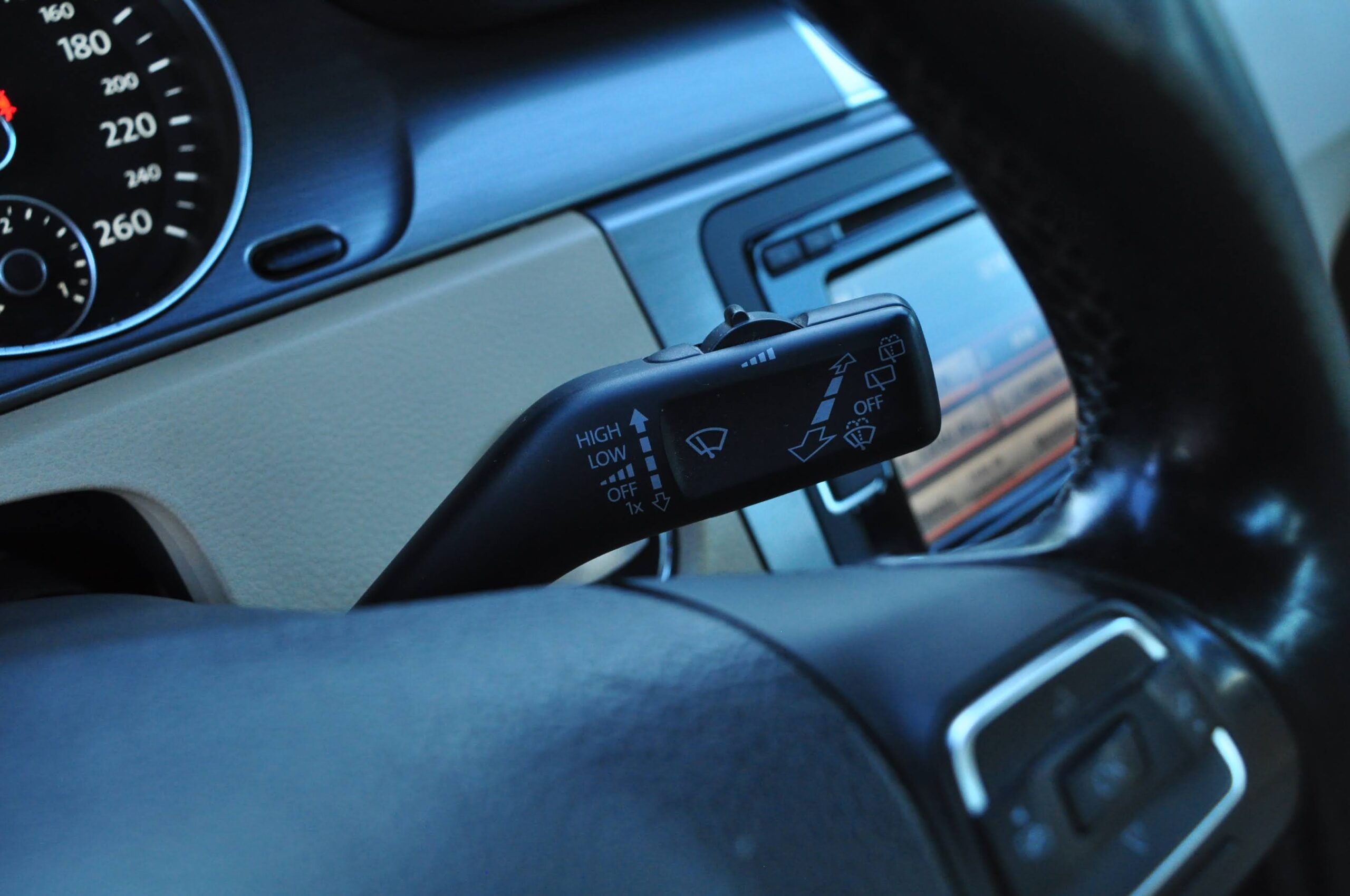 
								VOLKSWAGEN PASSAT B7 VARIANT 1.6 TDI Usado com Garantia cheio									