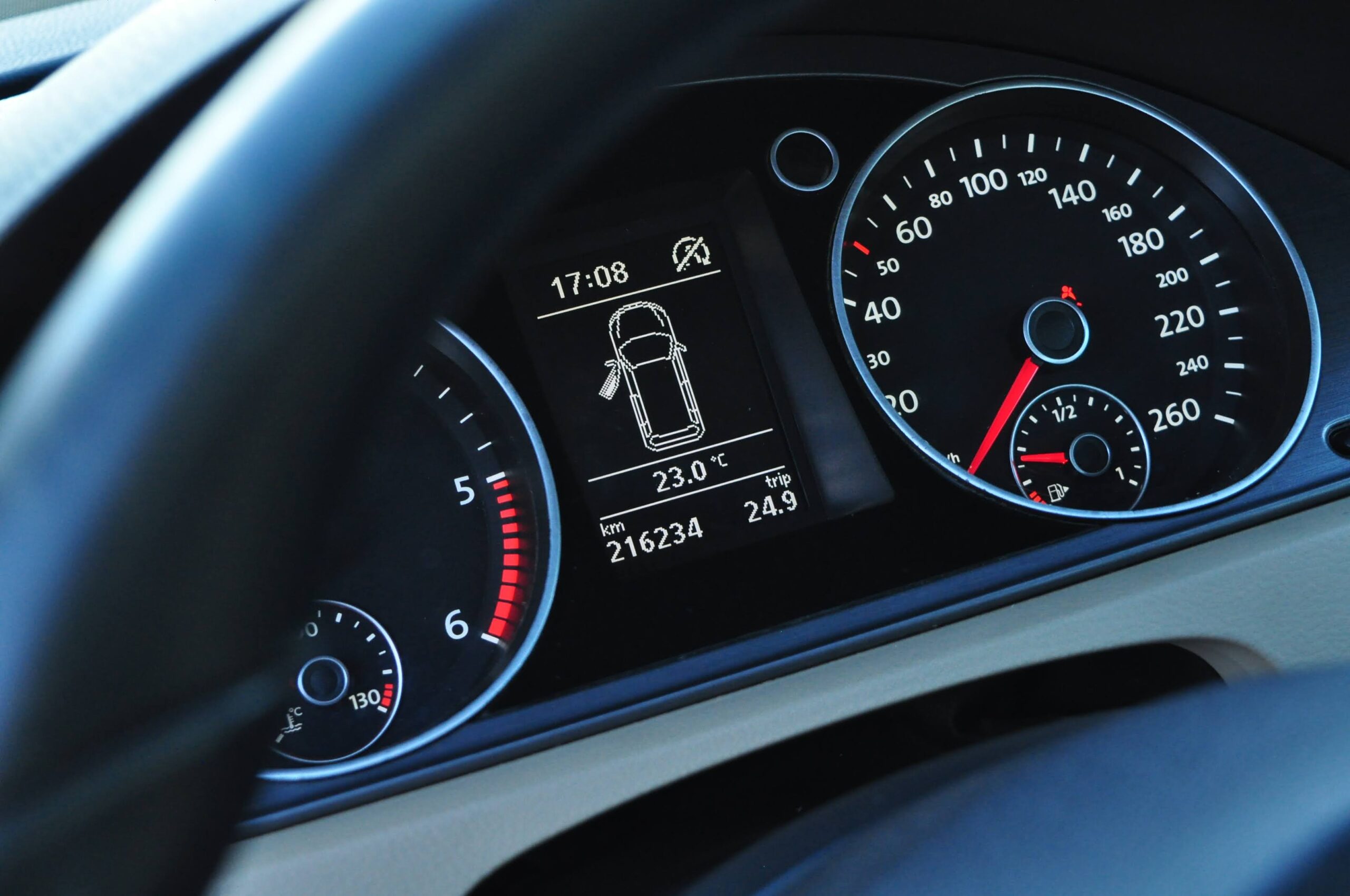 
								VOLKSWAGEN PASSAT B7 VARIANT 1.6 TDI Usado com Garantia cheio									