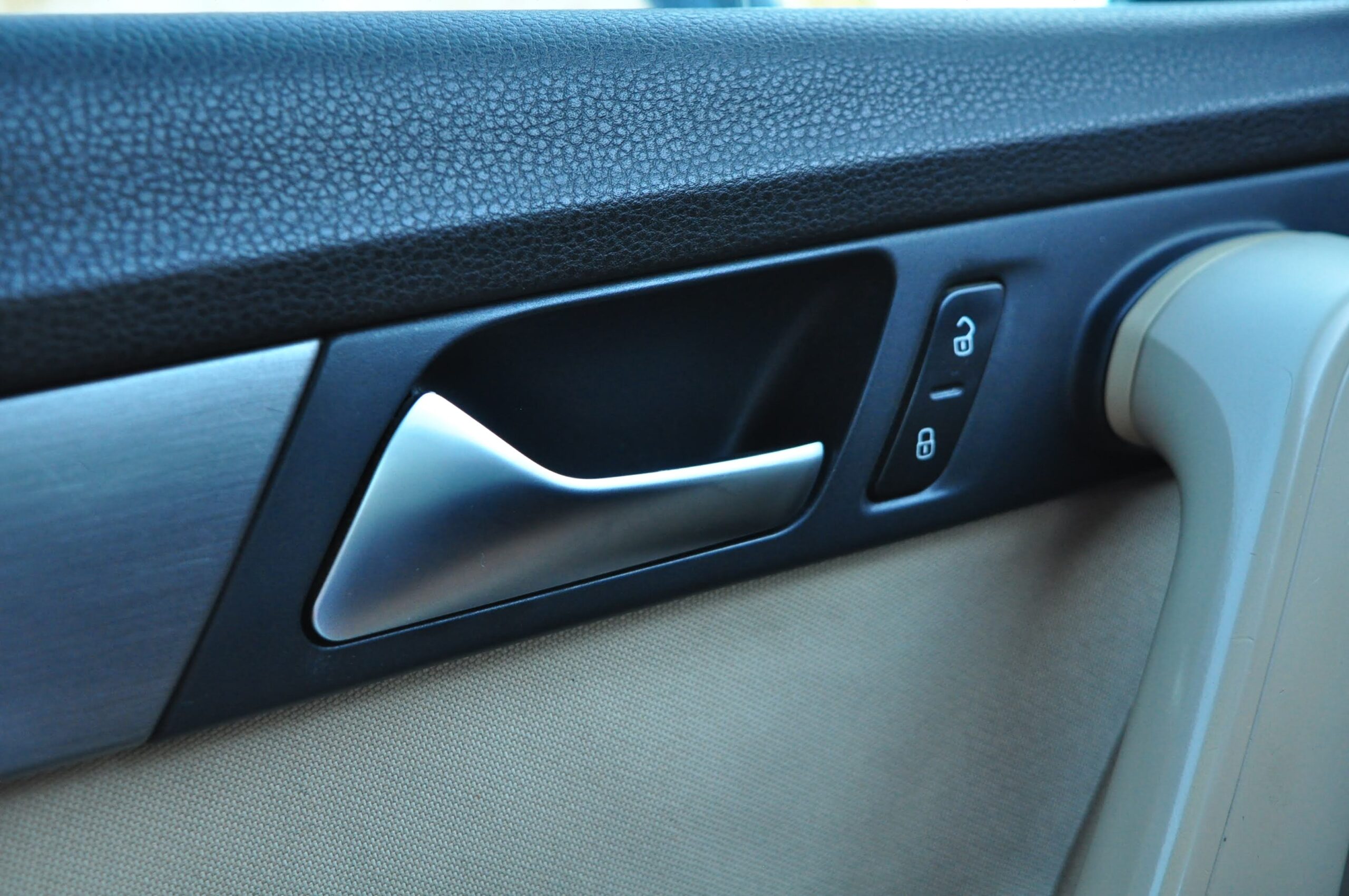 
								VOLKSWAGEN PASSAT B7 VARIANT 1.6 TDI Usado com Garantia cheio									