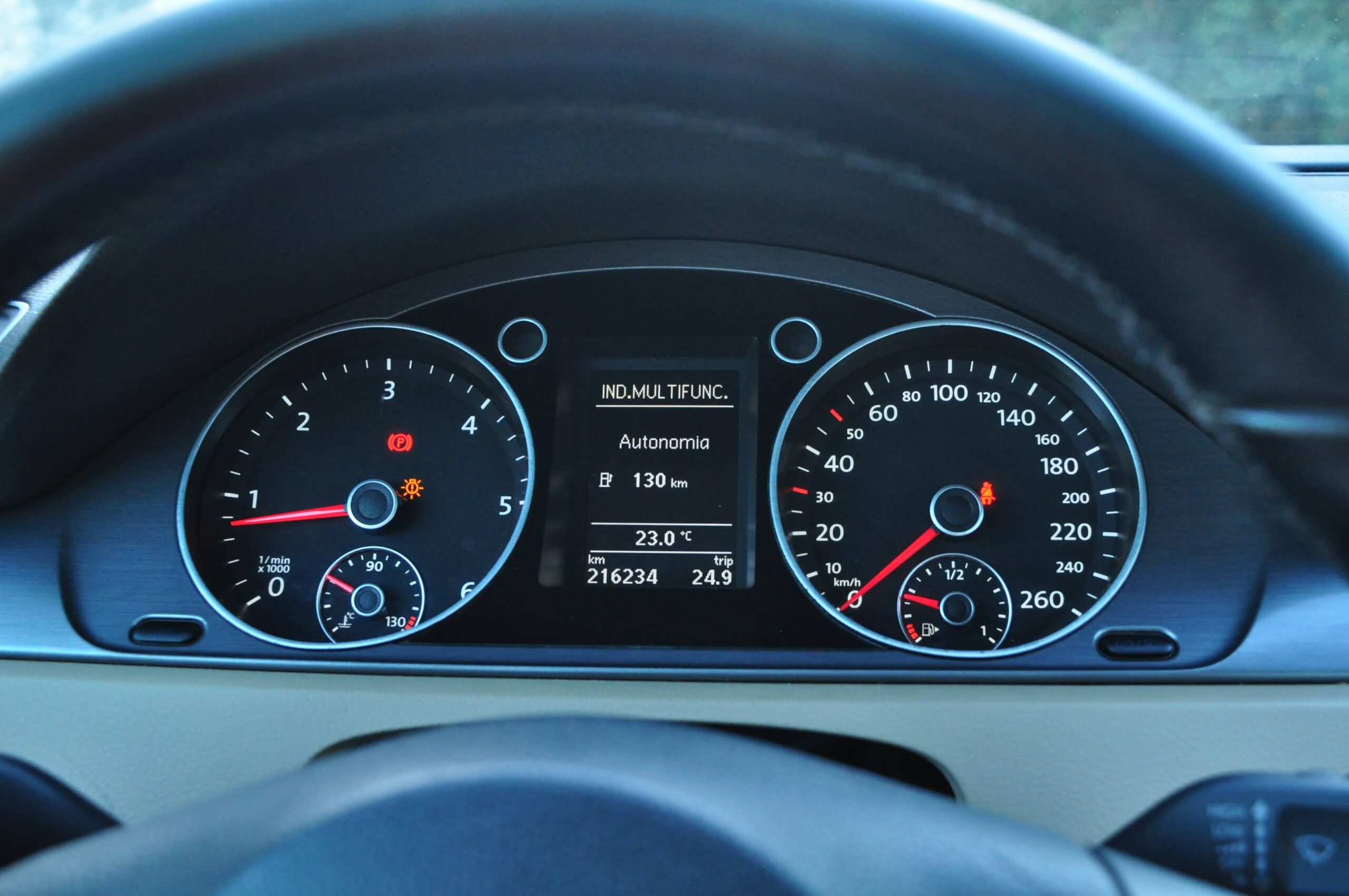 
								VOLKSWAGEN PASSAT B7 VARIANT 1.6 TDI Usado com Garantia cheio									