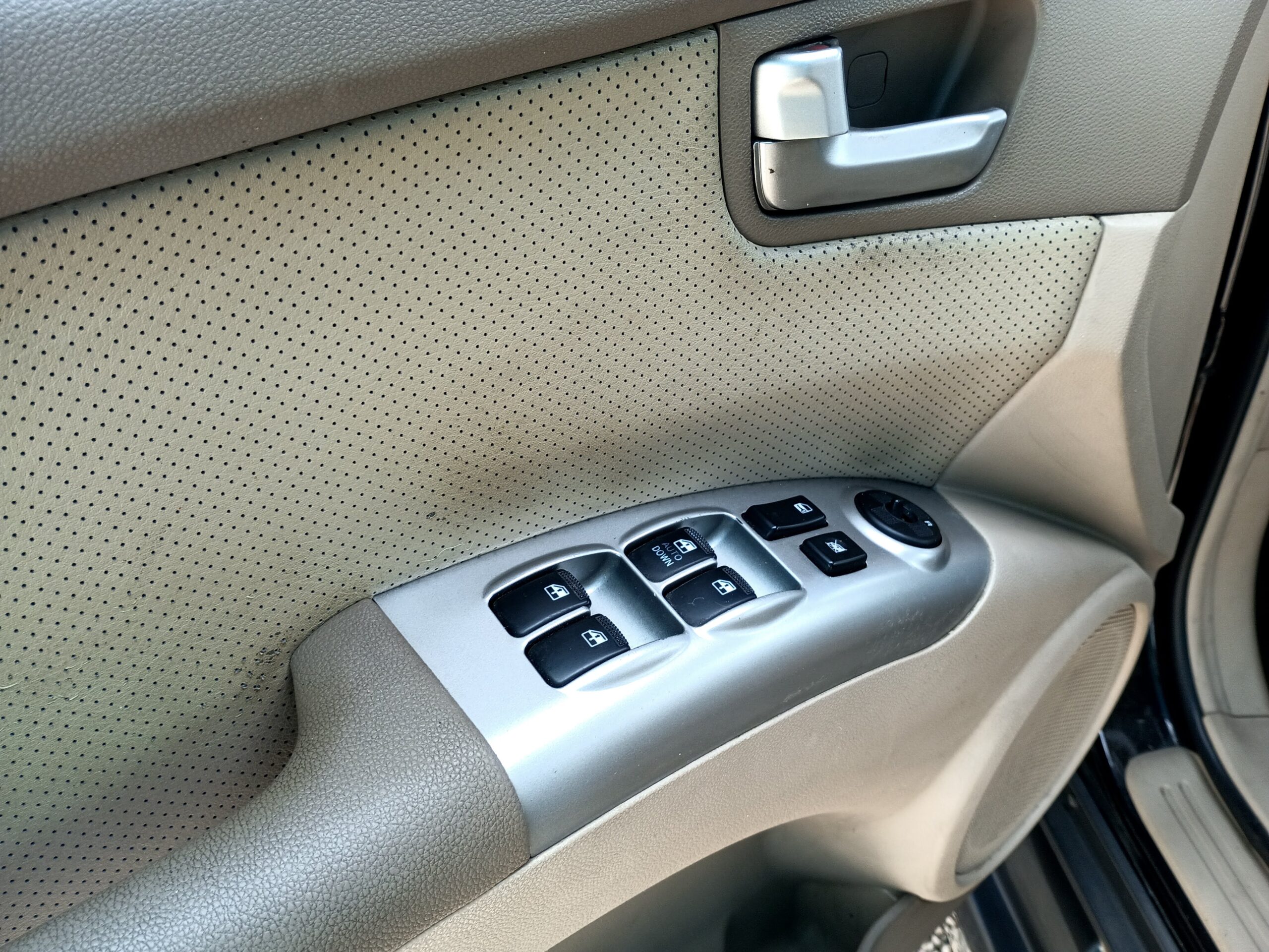 
								KIA SPORTAGE II 2.0 CRDI 2005 Usado com garantia Faro Algarve cheio									