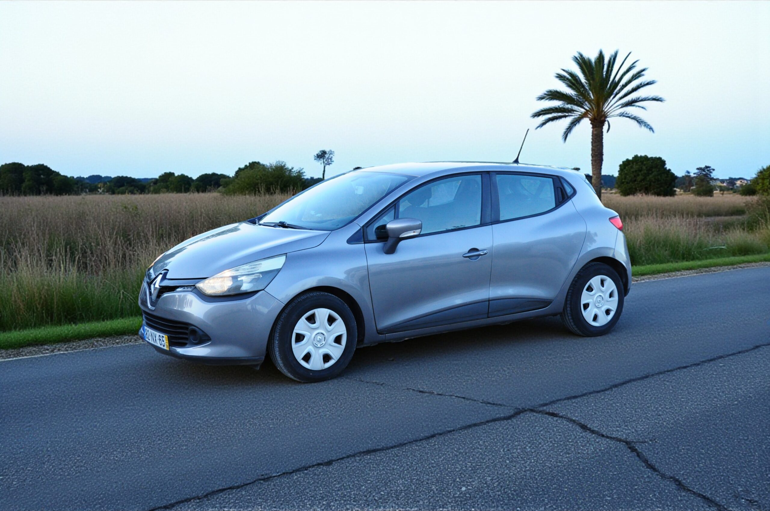 
								RENAULT CLIO IV 1.2 16V Gasolina com garantia cheio									