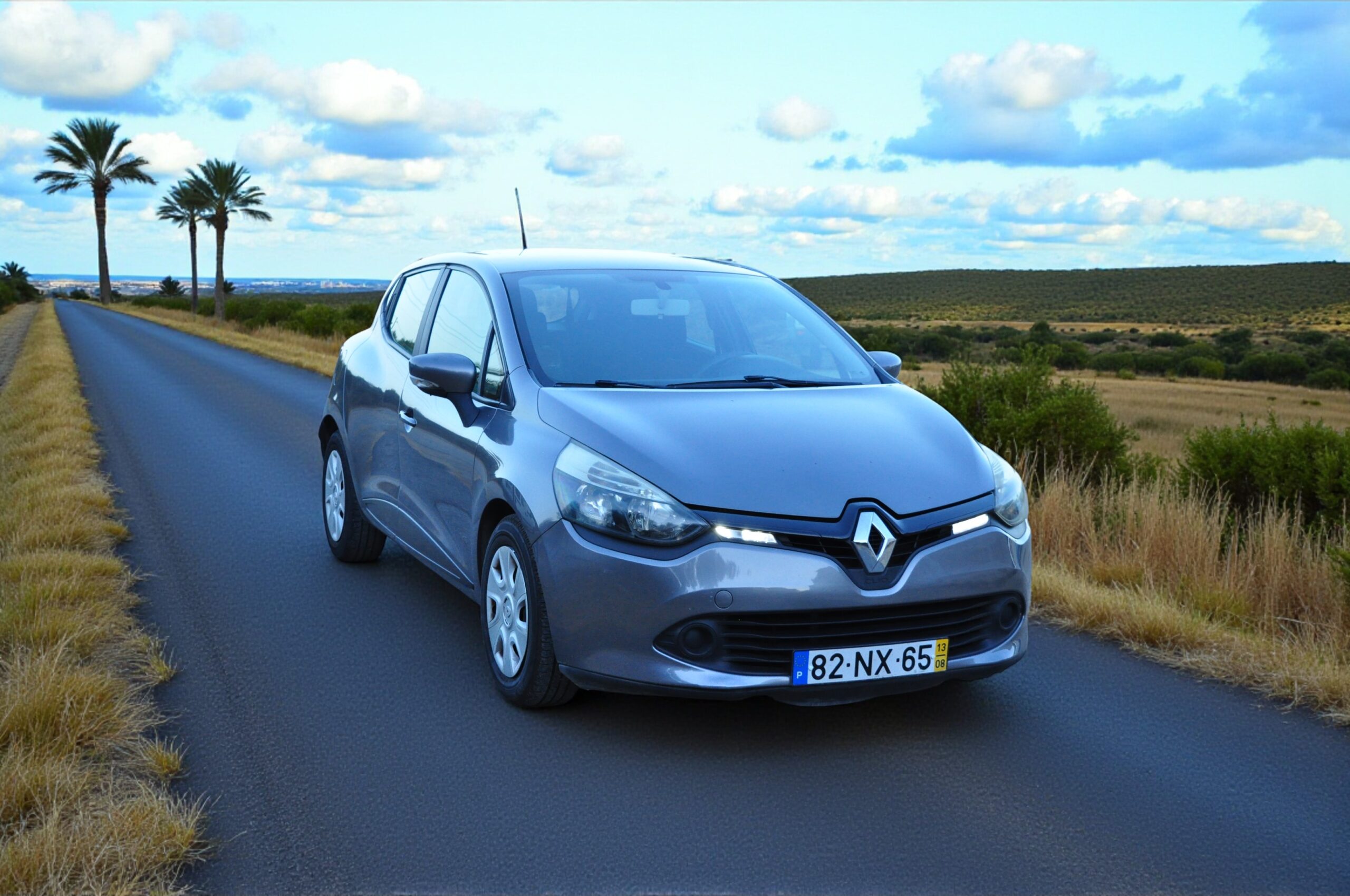 
								RENAULT CLIO IV 1.2 16V Gasolina com garantia cheio									
