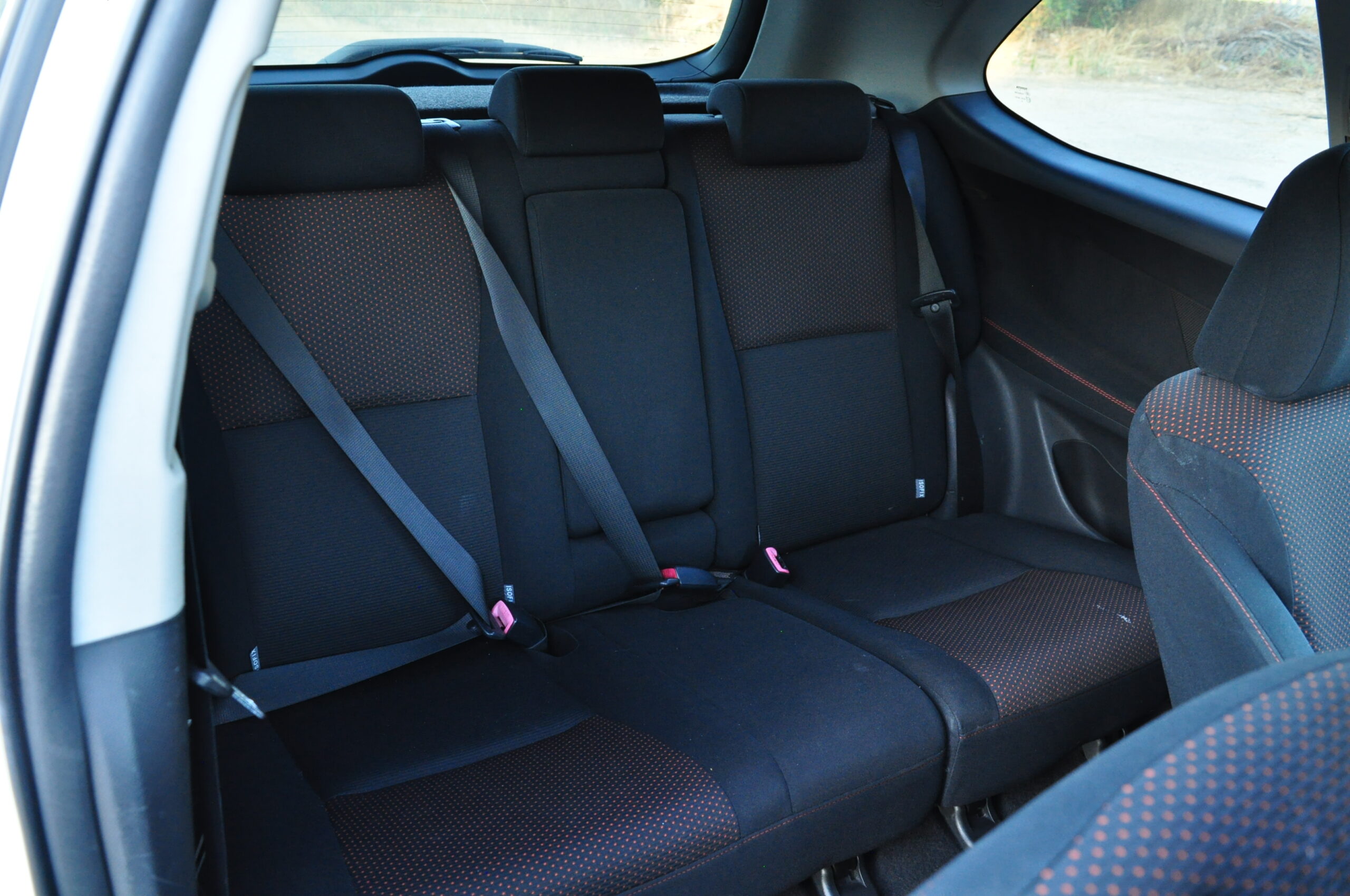 
								Toyota Auris 1.4 Gasóleo Usado com Garantia Algarve cheio									