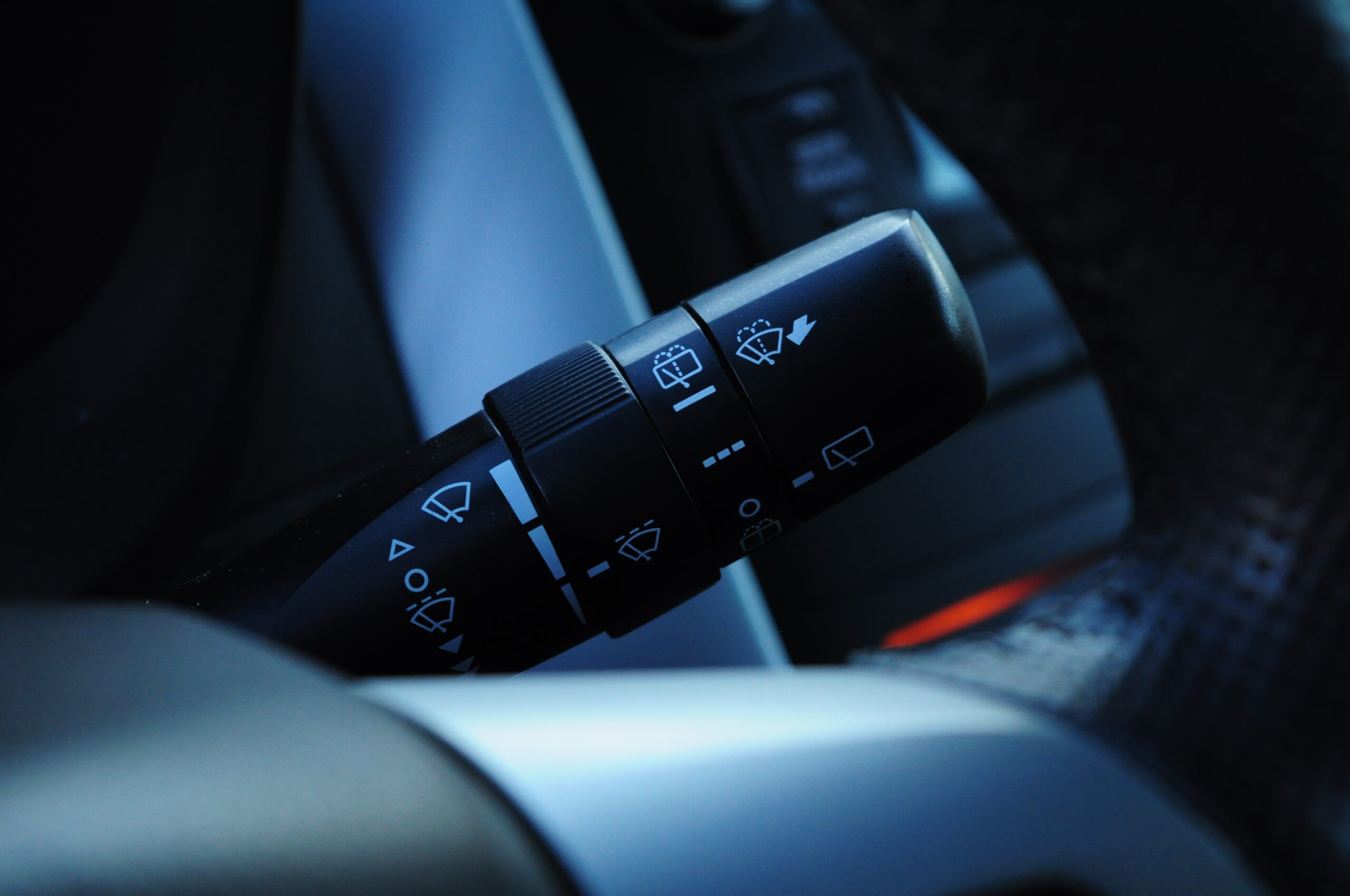 
								Toyota Auris 1.4 Gasóleo Usado com Garantia Algarve cheio									