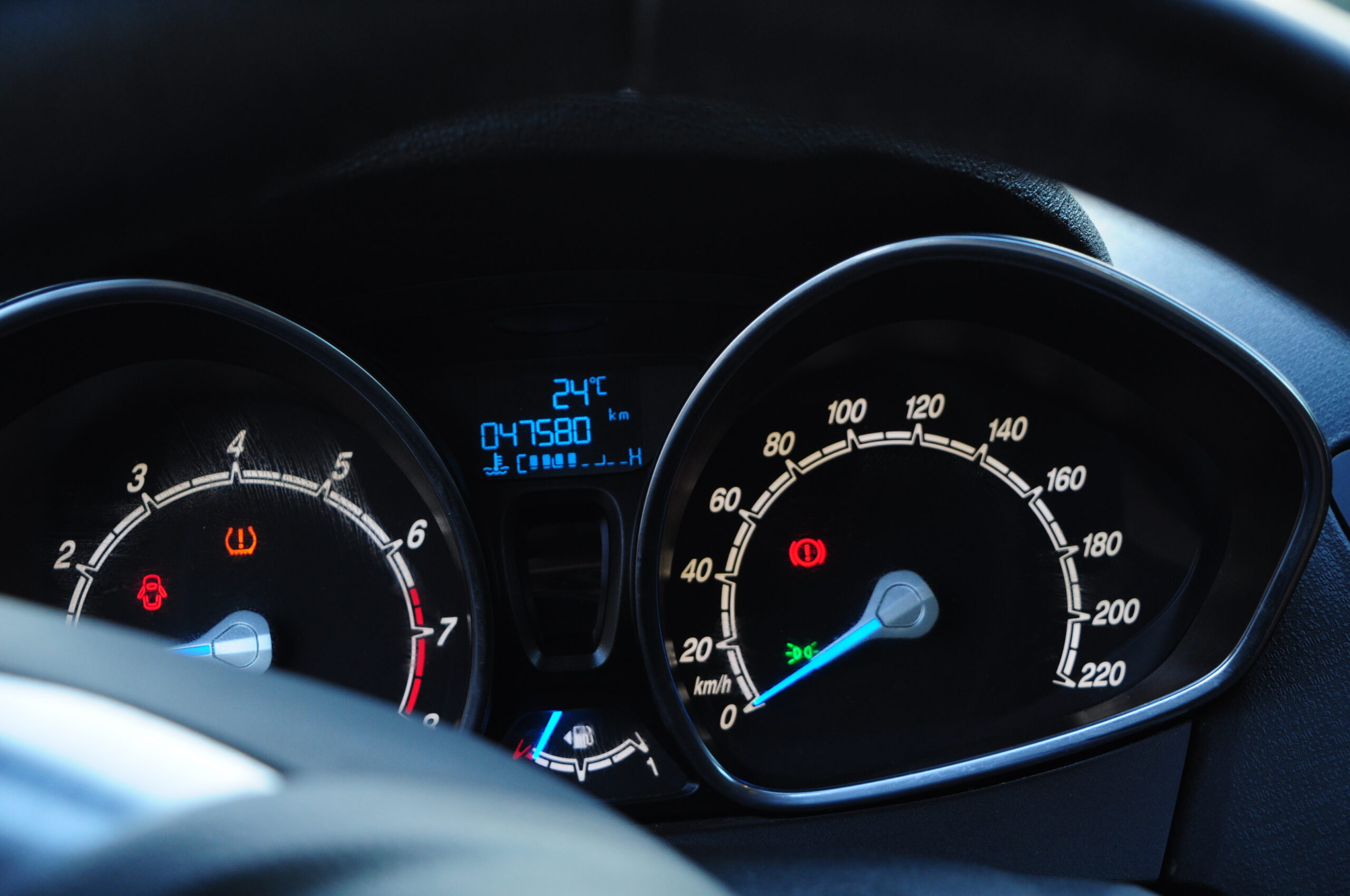 
								FORD Fiesta 1.0 2015 Usado Faro Algarve cheio									