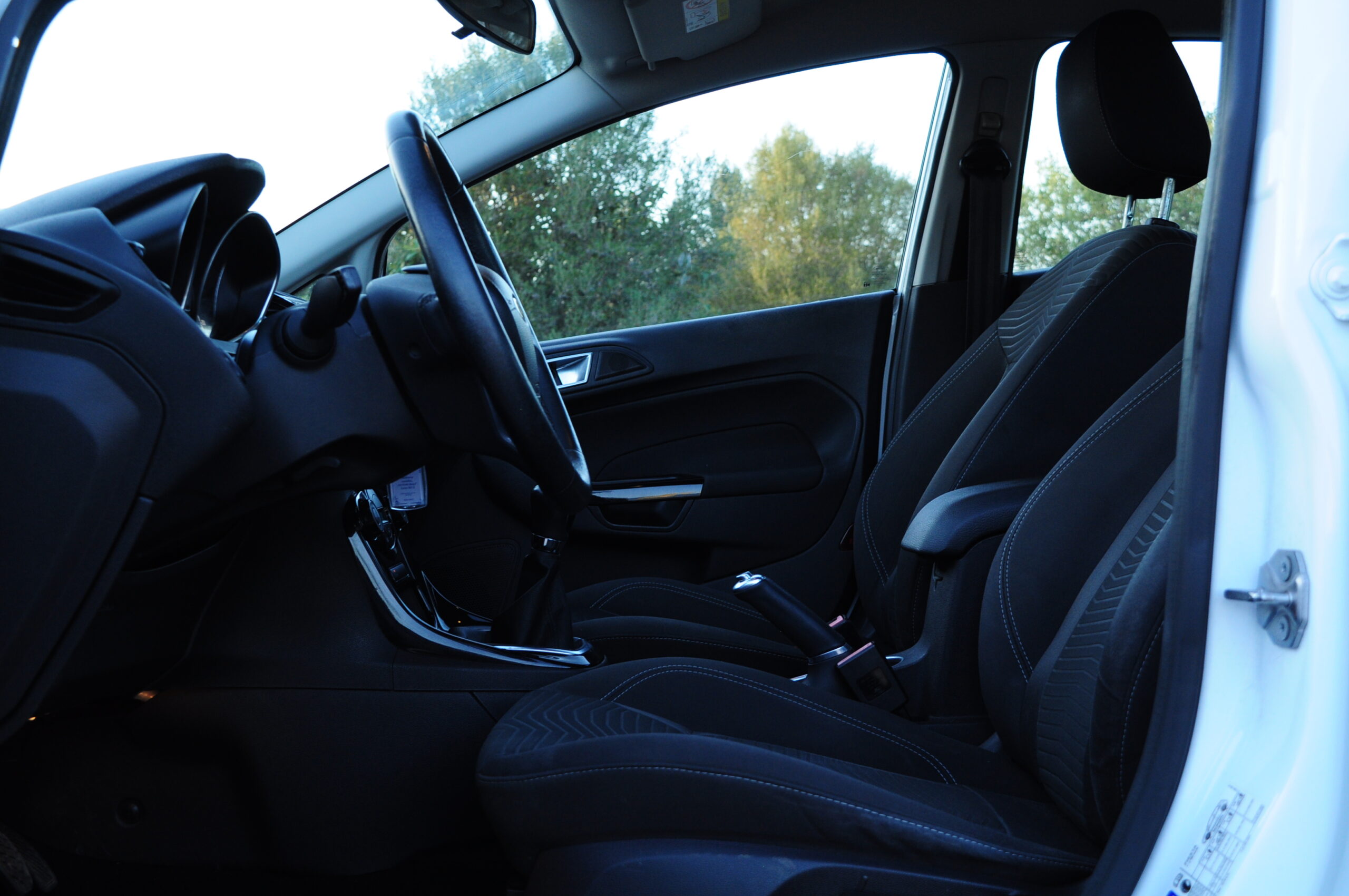 
								FORD Fiesta 1.0 2015 Usado Faro Algarve cheio									